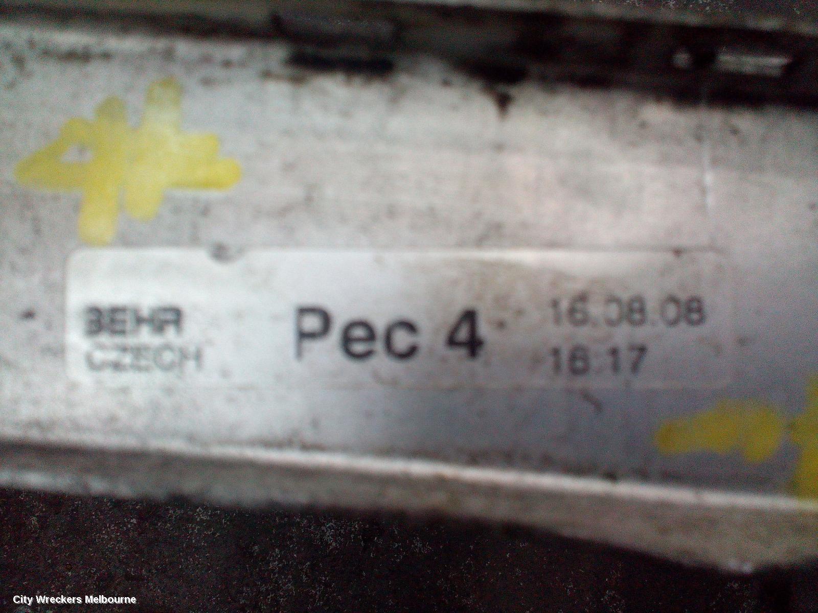 VOLKSWAGEN TRANSPORTER RADIATOR, AUTO/MANUAL, 2.5, DIESEL, T5, 08/2004 - 02/2010 - Image 1