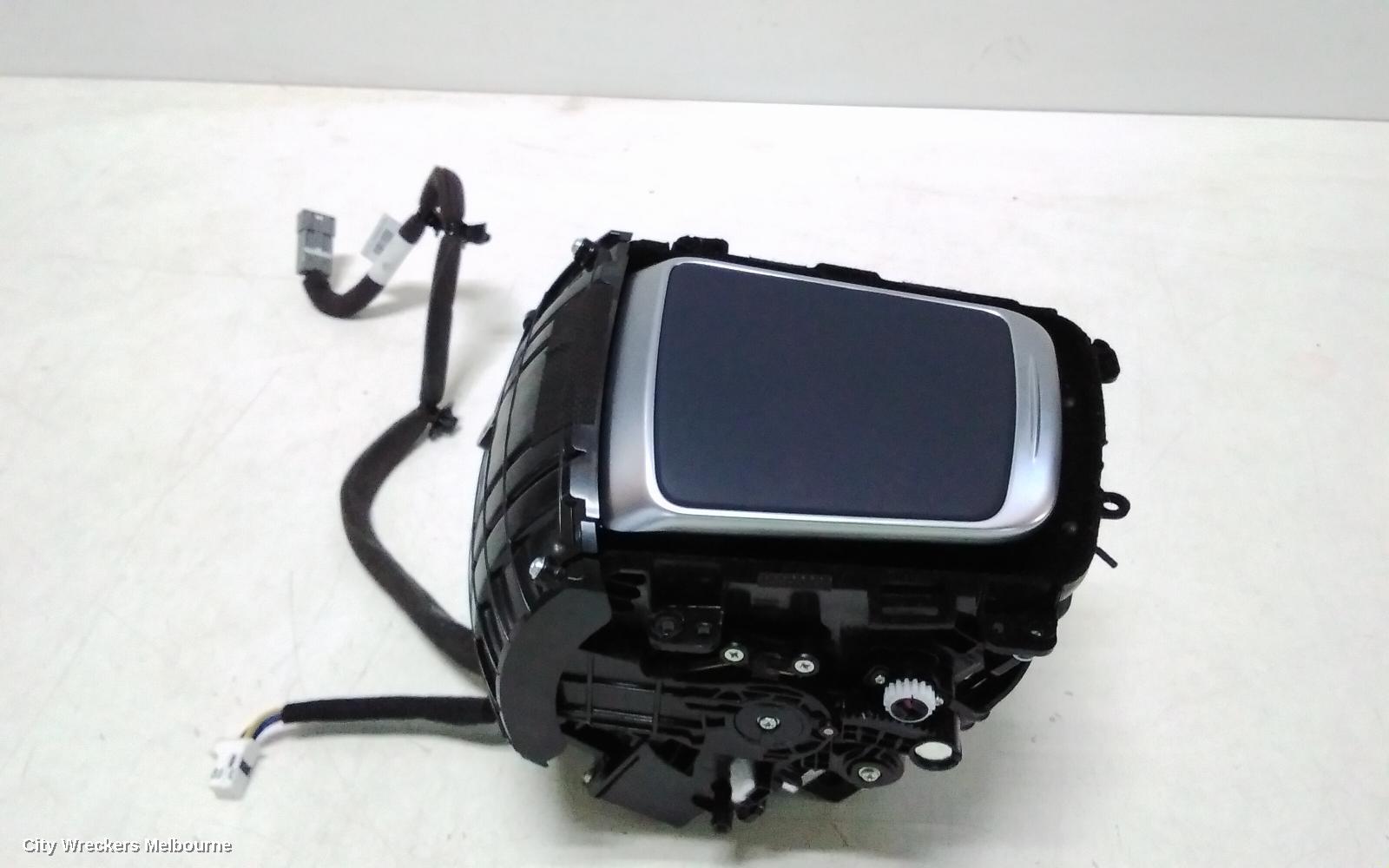 GENESIS GV70, JK, 03/2021 ONWARDS, WIRELESS CHARGER : 125294 - Image 3