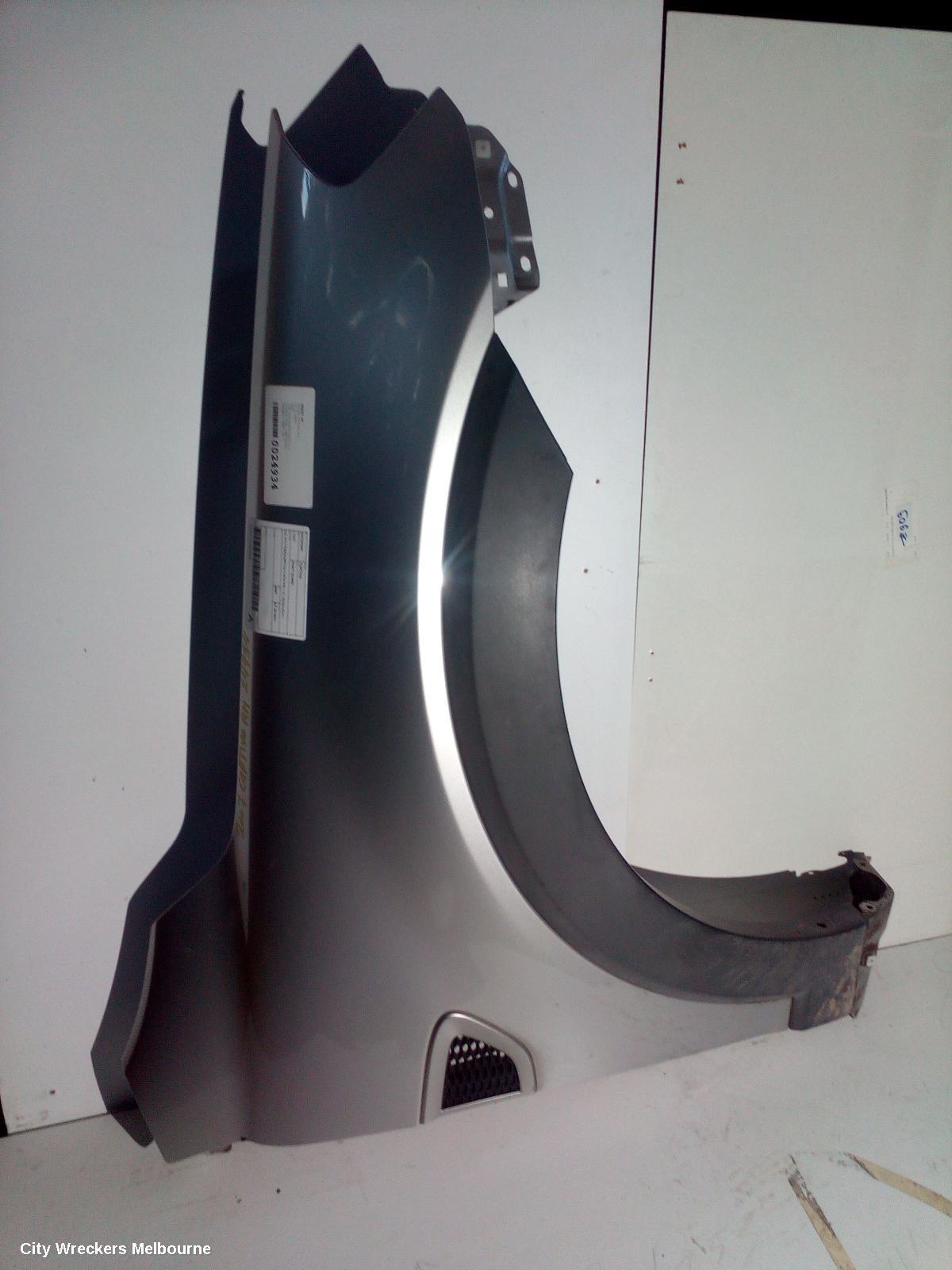 HOLDEN CAPTIVA RIGHT GUARD, CG, CX/LX/SX/CAPTIVA 7 (4TH VIN = C), 09/2006 - 02/2011 - Image 1