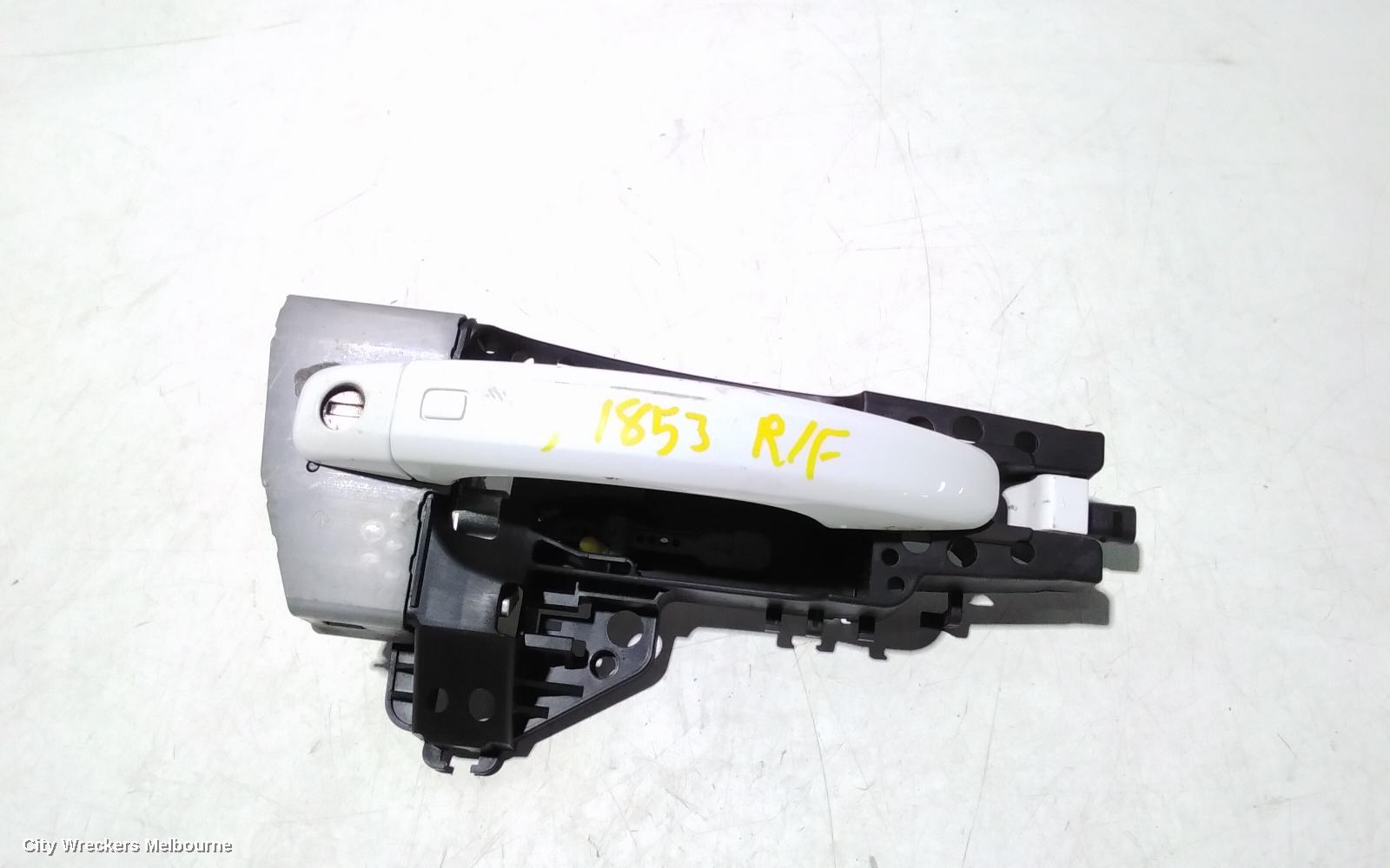 HYUNDAI VELOSTER DOOR HANDLE, OUTER, RH FRONT, NON SENSOR TYPE, FS, 02/2012 - 02/2018 - Image 1
