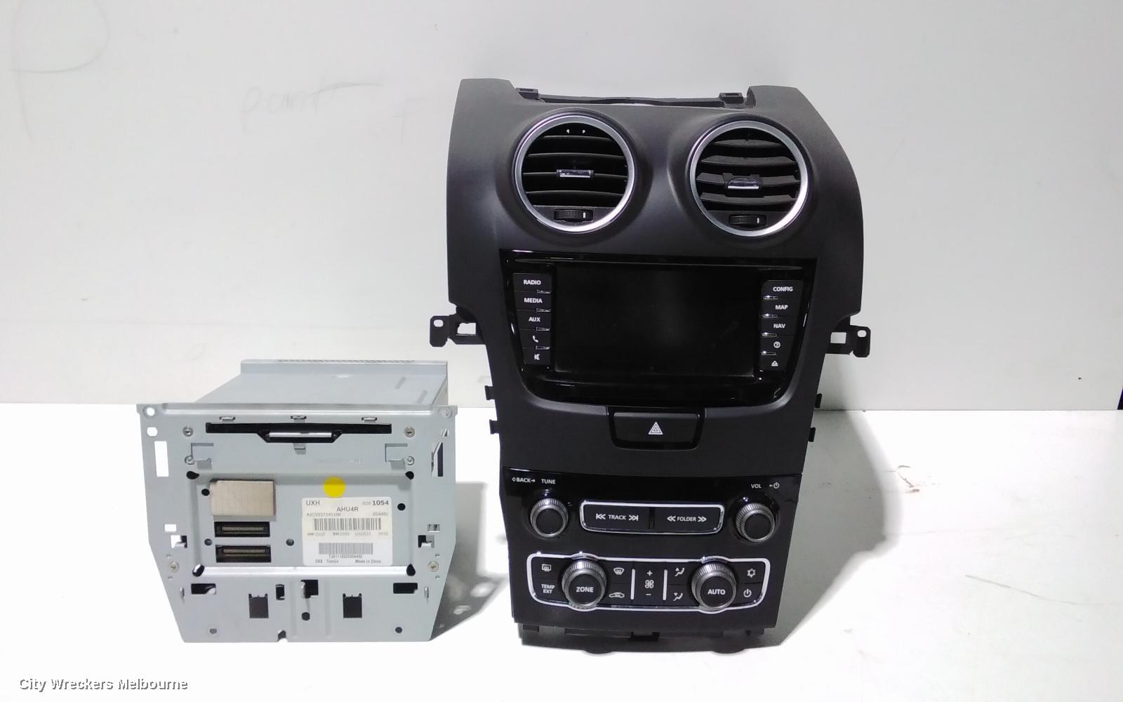 HOLDEN COMMODORE RADIO/CD/DVD/SAT/TV, DISPLAY/CONTROL PANEL ONLY, SINGLE DISC CD PLAYER, W/ SAT NAV, VE, HSV/CALAIS/SSV, 09/2009 - 04/2013 - Image 1