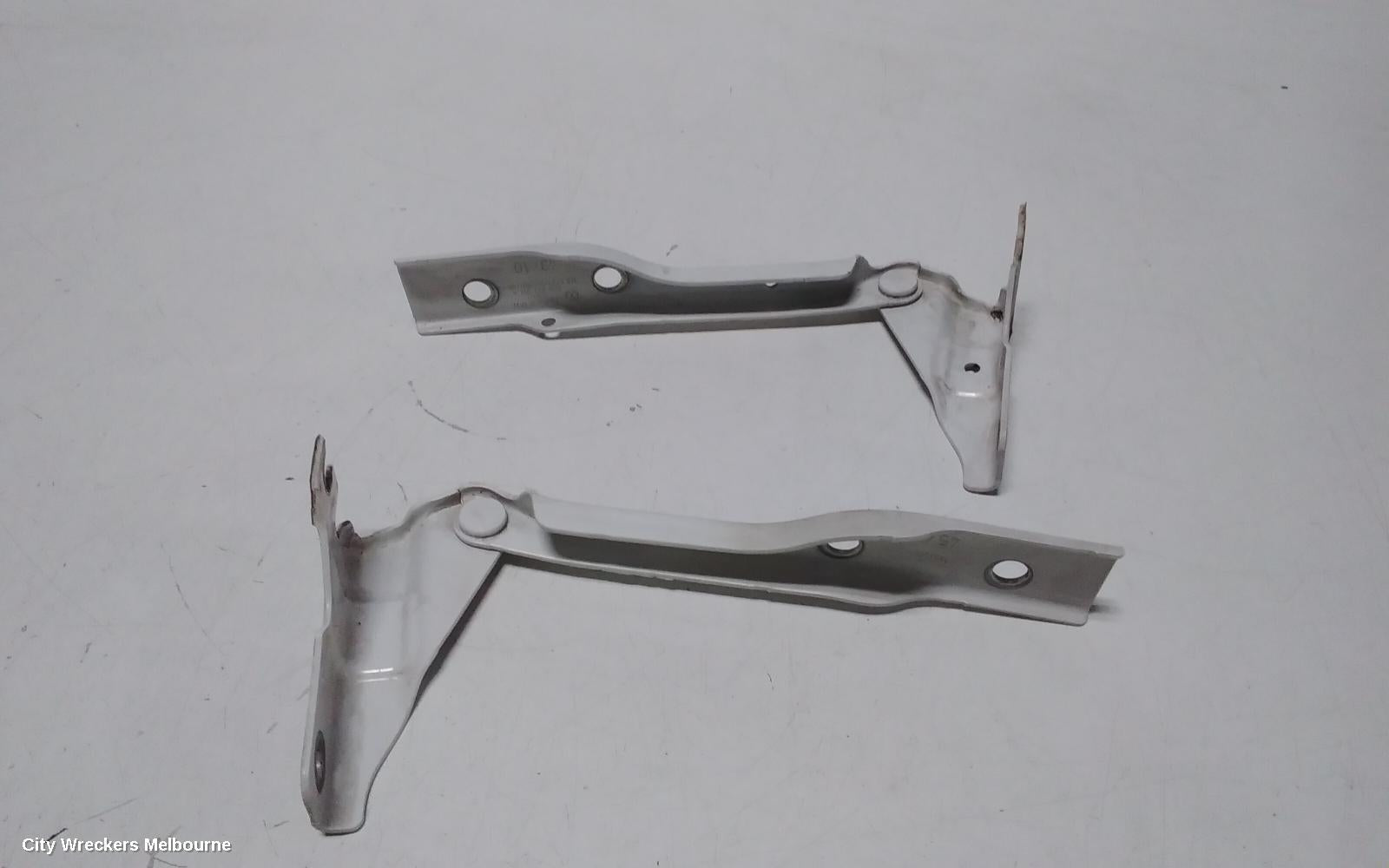 VOLKSWAGEN POLO BONNET HINGE/STRUT, HINGES (PAIR), 6R, 05/2010 - 09/2017 - Image 2