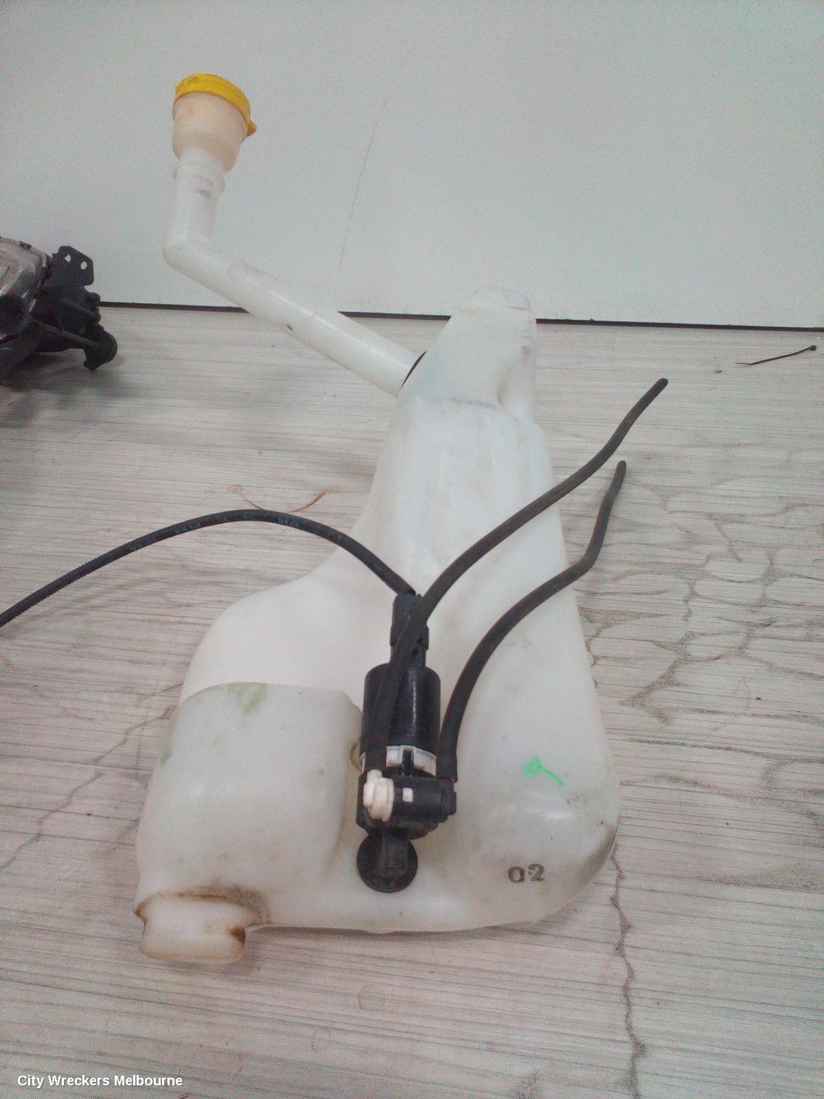 RENAULT MEGANE WASHER BOTTLE, X32/X95/K95, NON H/LAMP WASHER TYPE, 09/2010 - 05/2016 - Image 2