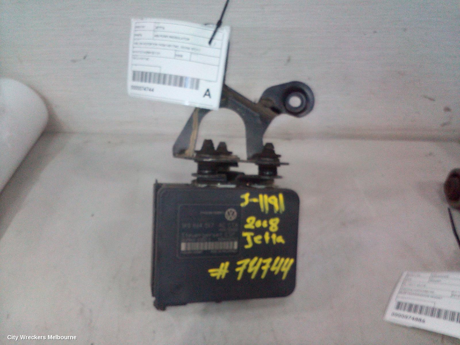 VOLKSWAGEN JETTA ABS PUMP/MODULATOR, 1KM, ON MOTOR P/N 1K0614517AC, 02/2006 - 07/2011 - Image 2