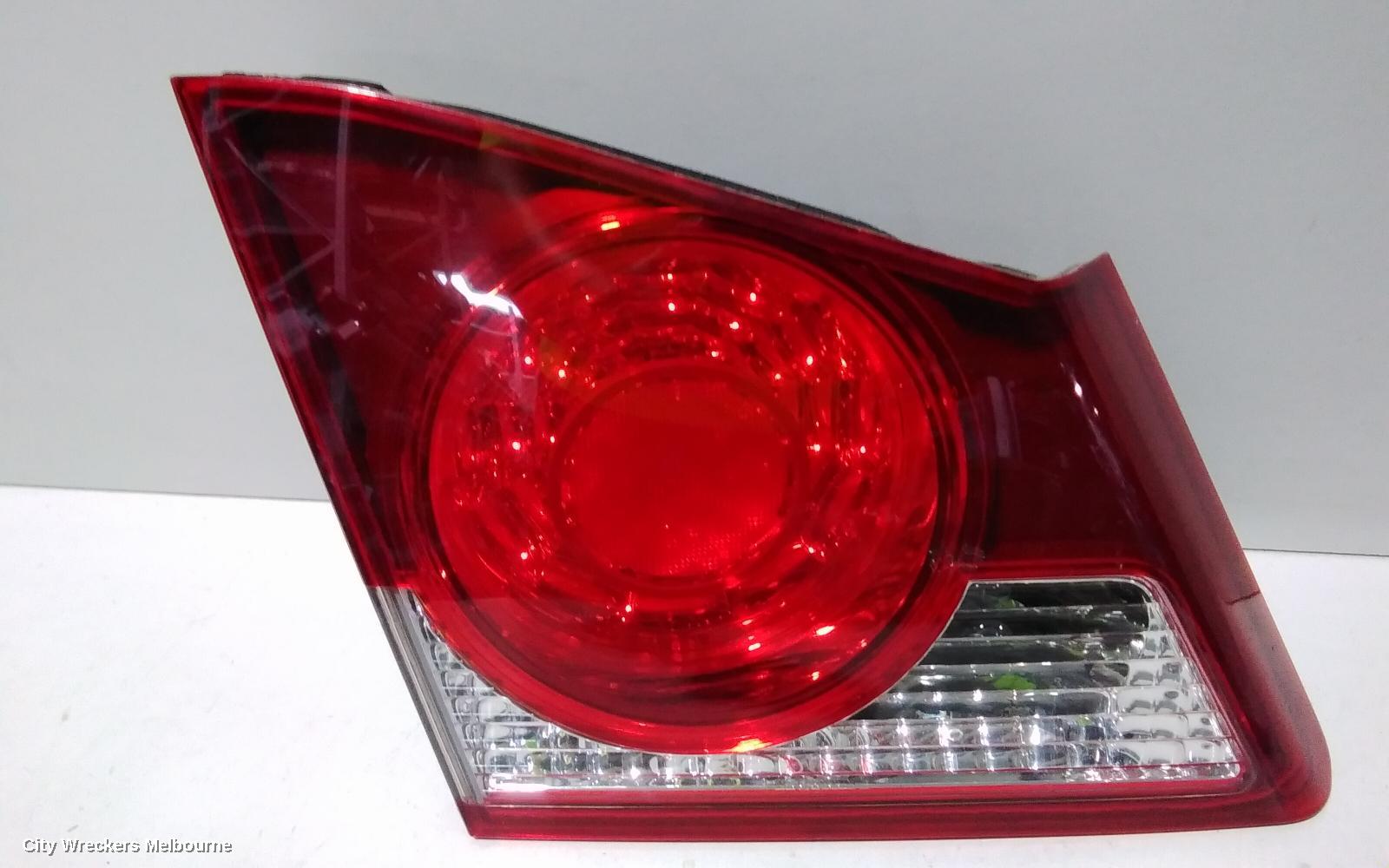 HONDA CIVIC REAR GARNISH, BOOTLID LAMP (LH SIDE), 8TH GEN, 02/2006 - 12/2008 - Image 2