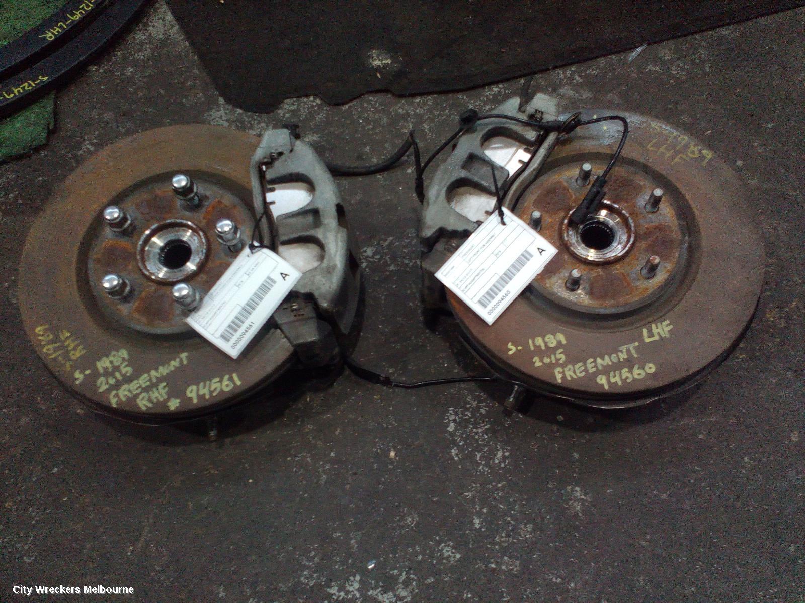 FIAT FREEMONT RIGHT FRONT HUB ASSEMBLY, JF, 04/2013 - 01/2017 - Image 2