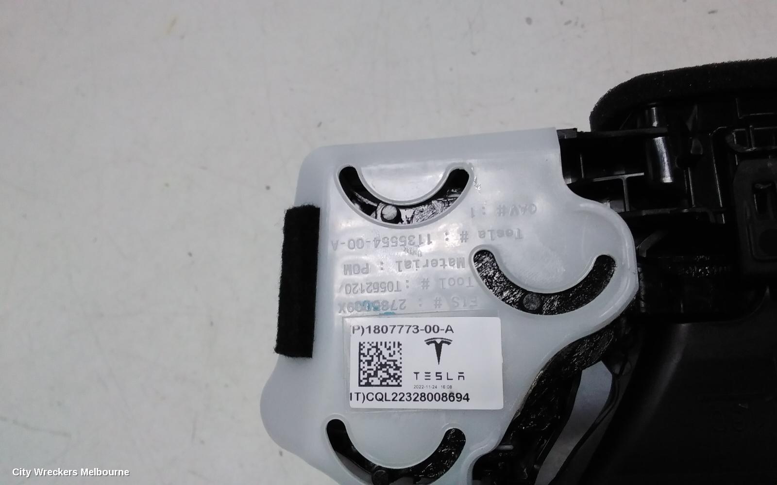 TESLA MODEL 3, 1ST GEN, 06/2019 ONWARDS, DASH AIRVENT P-1807773-00-A: 121567 - Image 3