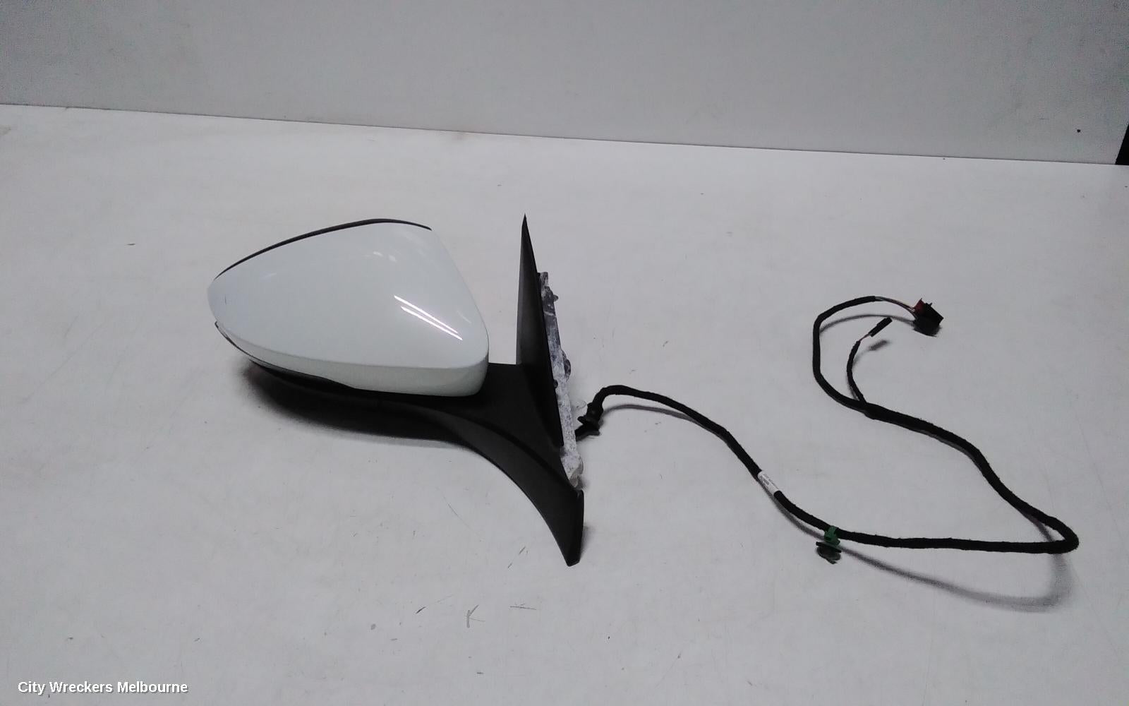 VOLKSWAGEN T-ROC RIGHT DOOR MIRROR, A1, POWER FOLD & HEATED TYPE, W/ BLIND SPOT TYPE, COLOUR CODED, 03/2020 - 07/2022 - Image 1