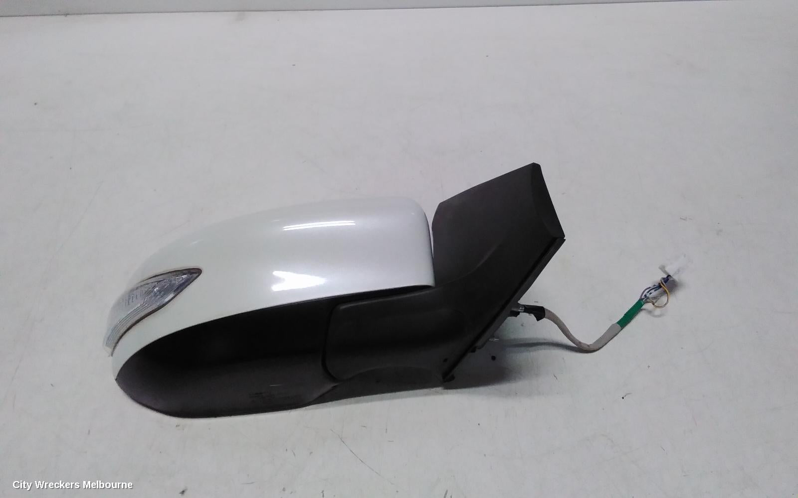 NISSAN PULSAR RIGHT DOOR MIRROR, B17, SEDAN, MANUAL FOLD TYPE, 12/2012 - 12/2017 - Image 3
