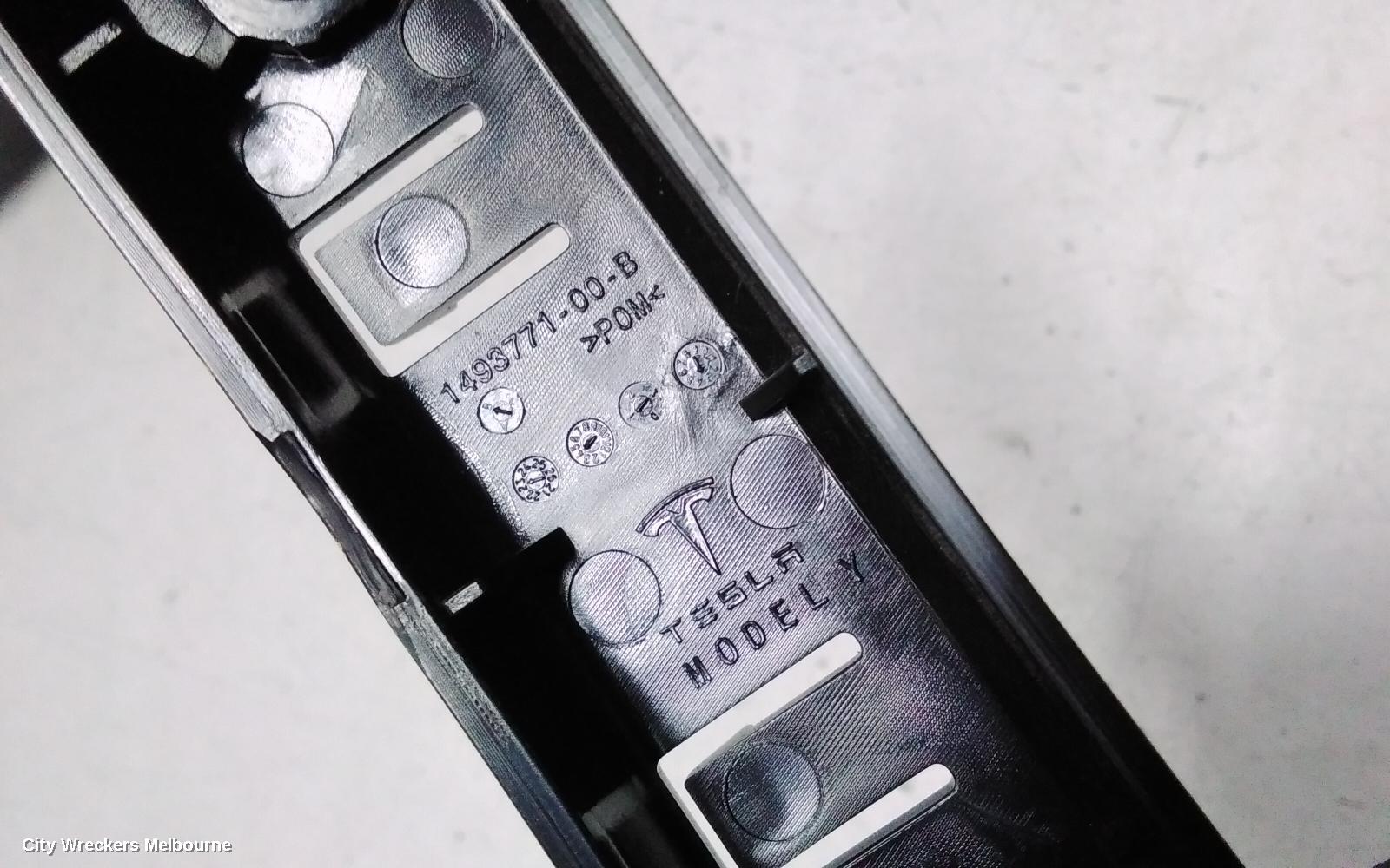 TESLA MODEL Y, 1ST GEN, 03/2022 ONWARDS, RH BAR BRACKET / BAR SLIDE RH: 144944 - Image 3
