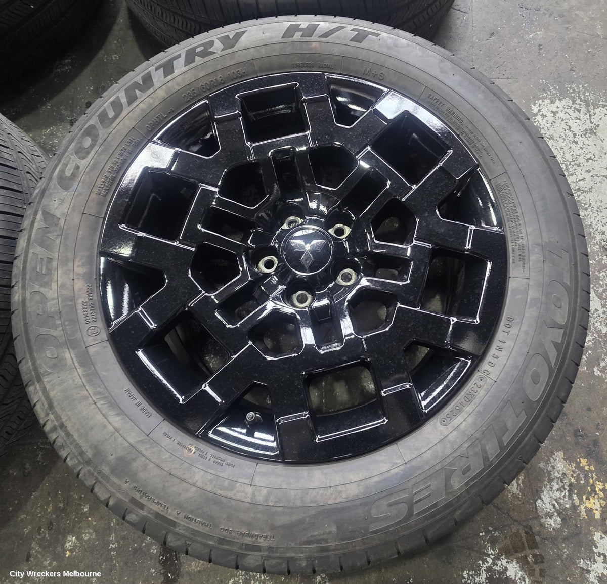 MITSUBISHI OUTLANDER WHEEL MAG, FACTORY, 18X7.5IN, MULTISPOKE, HIGH GLOSS BLACK, ZM, 01/2025 ONWARDS - Image 3