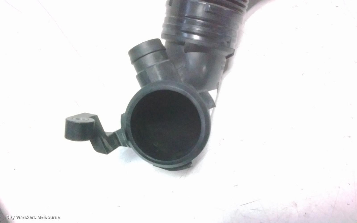 VOLKSWAGEN GOLF AIR CLEANER DUCT/HOS, GEN 8, AIR CLEANER TO TURBO, PETROL, 2.0, TURBO, DLBA CODE, 09/2020 - 06/2024 - Image 3