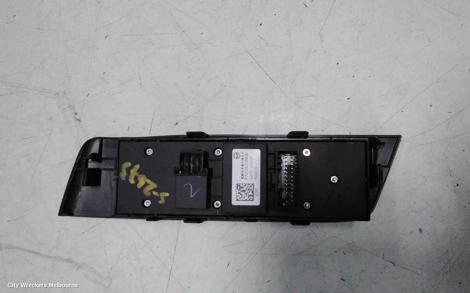 LDV T60 PWR DR WIND SWITCH, SK8C, RH FRONT (MASTER SWITCH), W/ BLACK INSERT, 08/2021 ONWARDS - Image 3