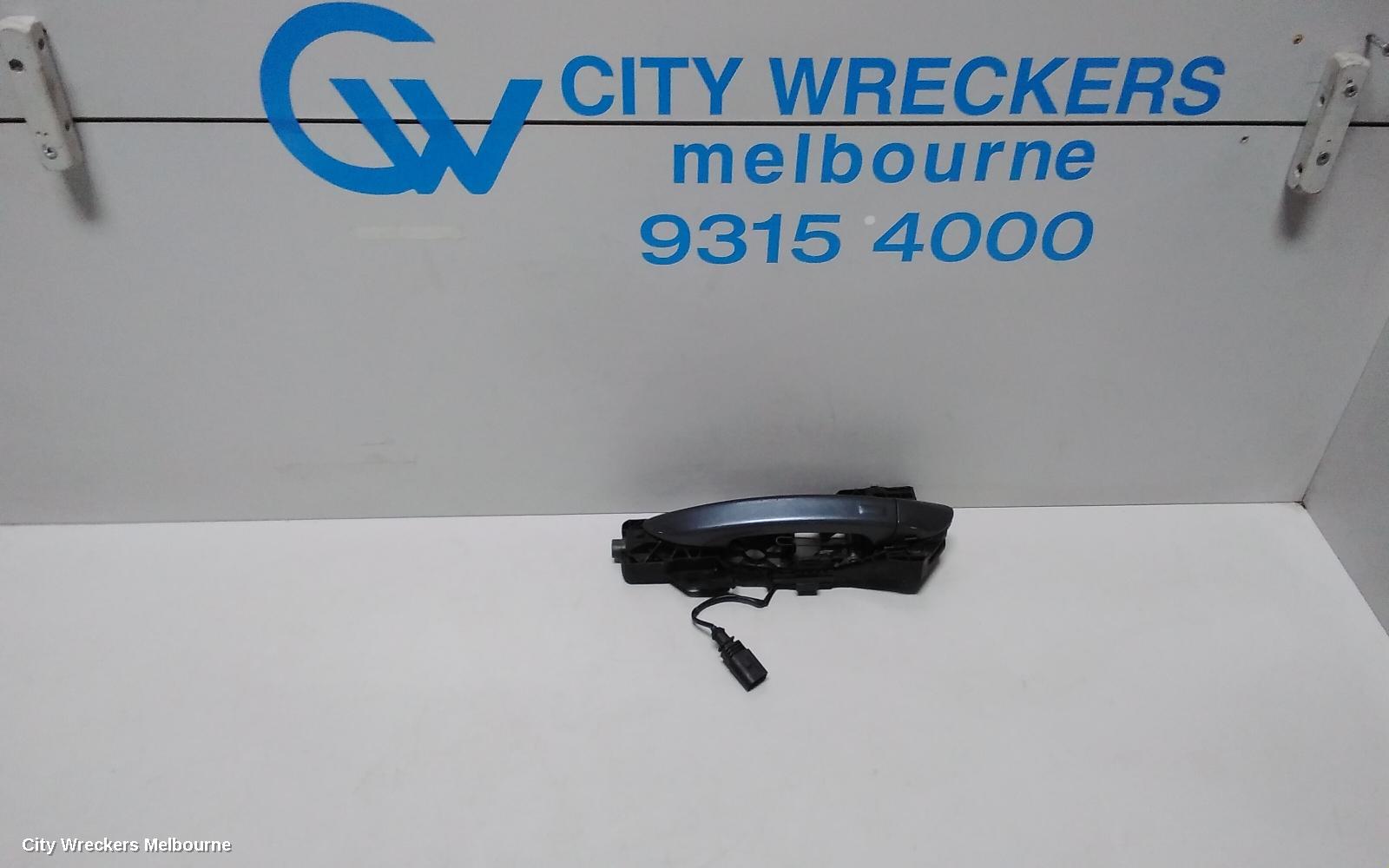 VOLKSWAGEN PASSAT DOOR HANDLE, 3C/MK6, LH FRONT, OUTER, 03/2006 - 05/2015 - Image 1