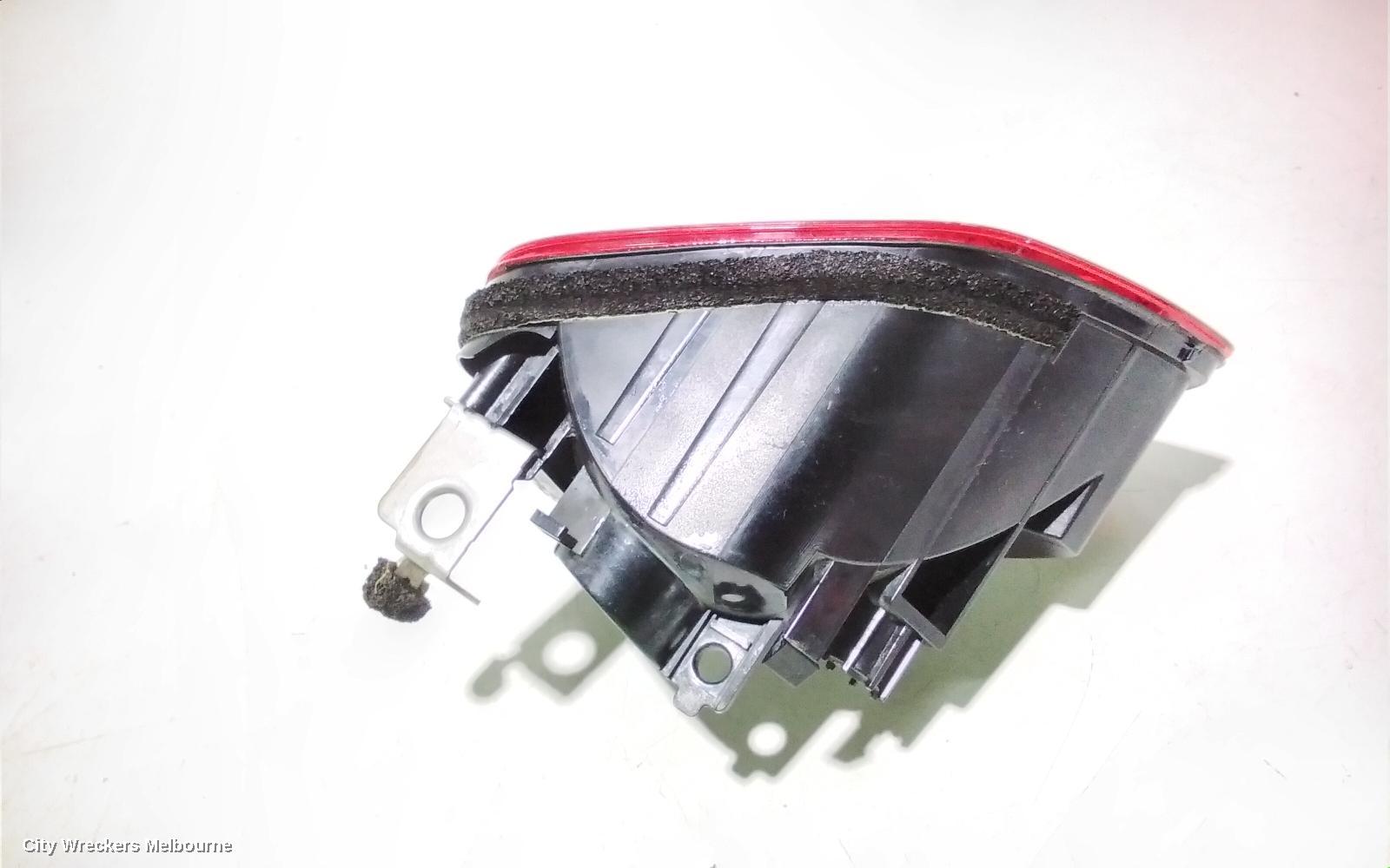 SUBARU OUTBACK LEFT TAILLIGHT, 6TH GEN, BUMPER REFLECTOR, 08/2014 - 12/2020 - Image 3