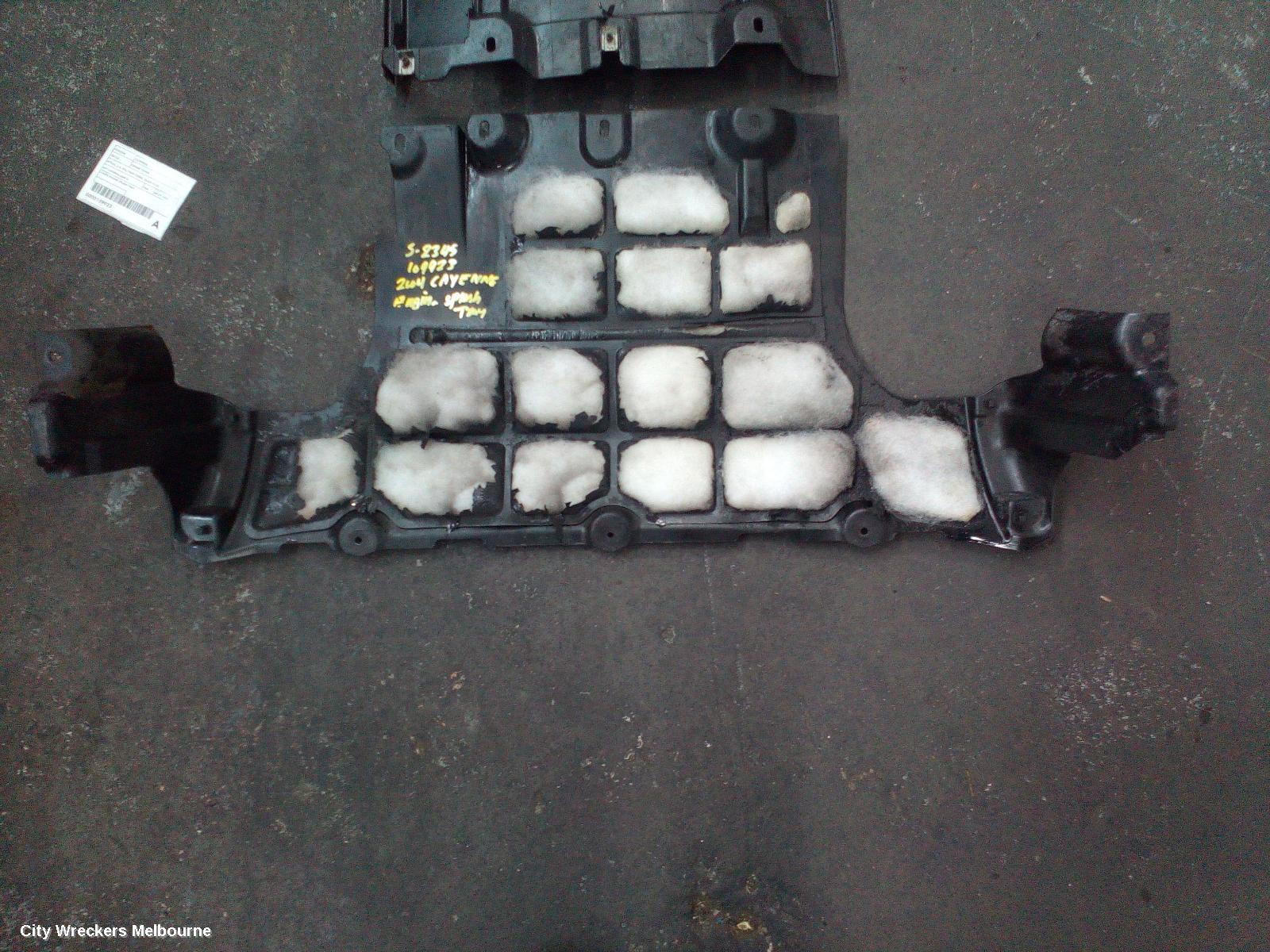 PORSCHE CAYENNE ENGINE COVER, PETROL, 4.5, 9PA, TWIN TURBO, 06/2003 - 12/2006 - Image 2