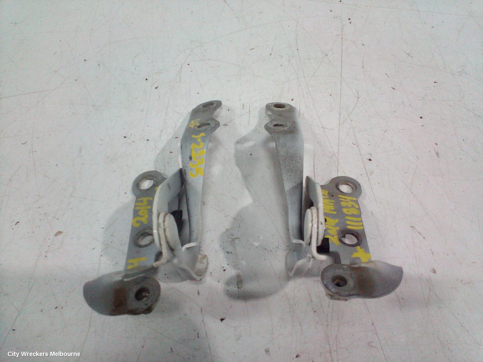 TOYOTA HIACE BONNET HINGE/STRUT, HINGES (PAIR), TRH/KDH, 03/2005 - 04/2019 - Image 1