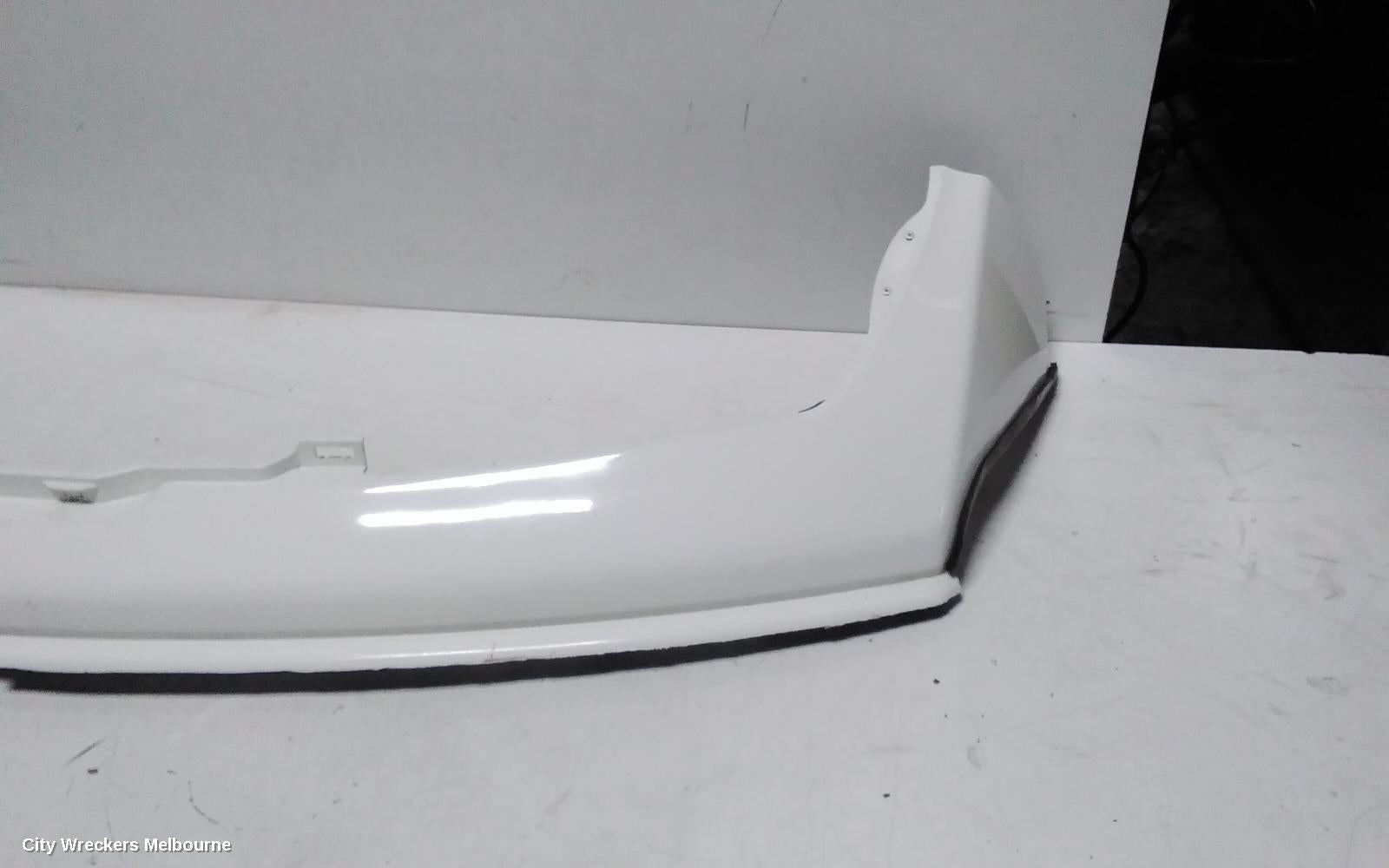 NISSAN NAVARA FRONT BUMPER, D40 (VIN VSK), BUMPER BAR, PARTIALLY COLOUR CODED, SPANISH BUILD, 09/2005 - 01/2010 - Image 3