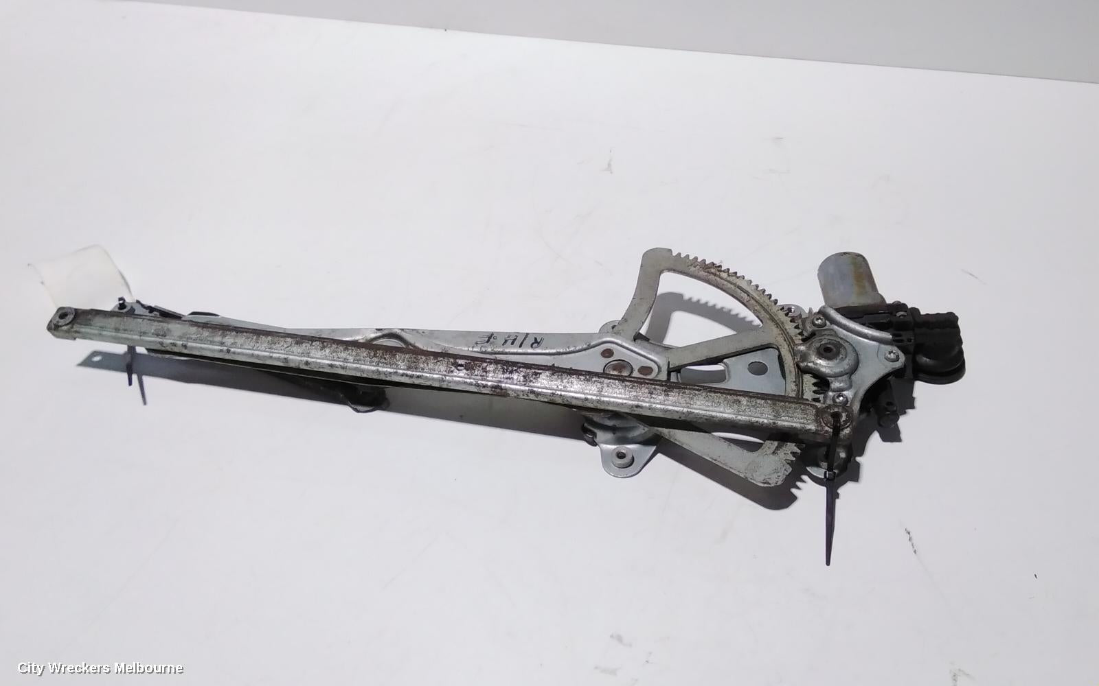 LEXUS RX330 RIGHT FRONT WINDOW REG/MOTOR, 04/2003 - 11/2005 - Image 2