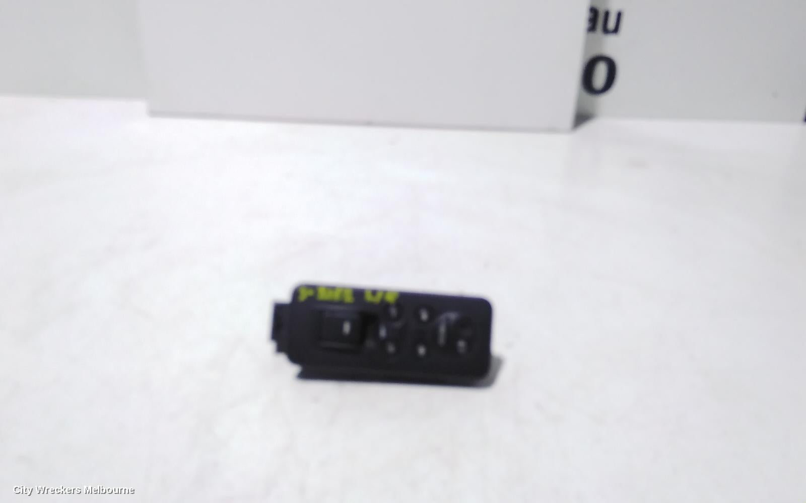 LAND ROVER RANGEROVER SPORT PWR DR WIND SWITCH, LH REAR, L320, 08/2005 - 10/2010 - Image 3