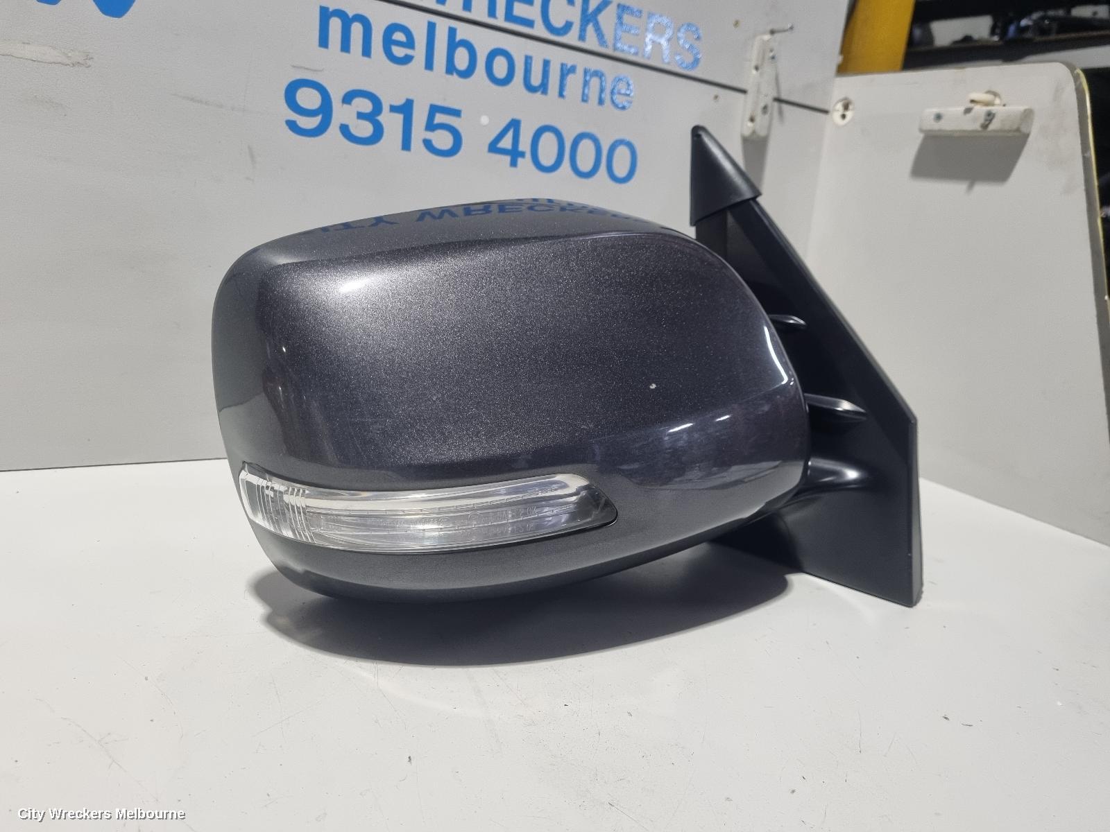 TOYOTA LANDCRUISER RIGHT DOOR MIRROR, 200 SERIES, GXL/ALTITUDE, MANUAL FOLDING, W/ INDICATOR TYPE, 01/2012 - 03/2021 - Image 3