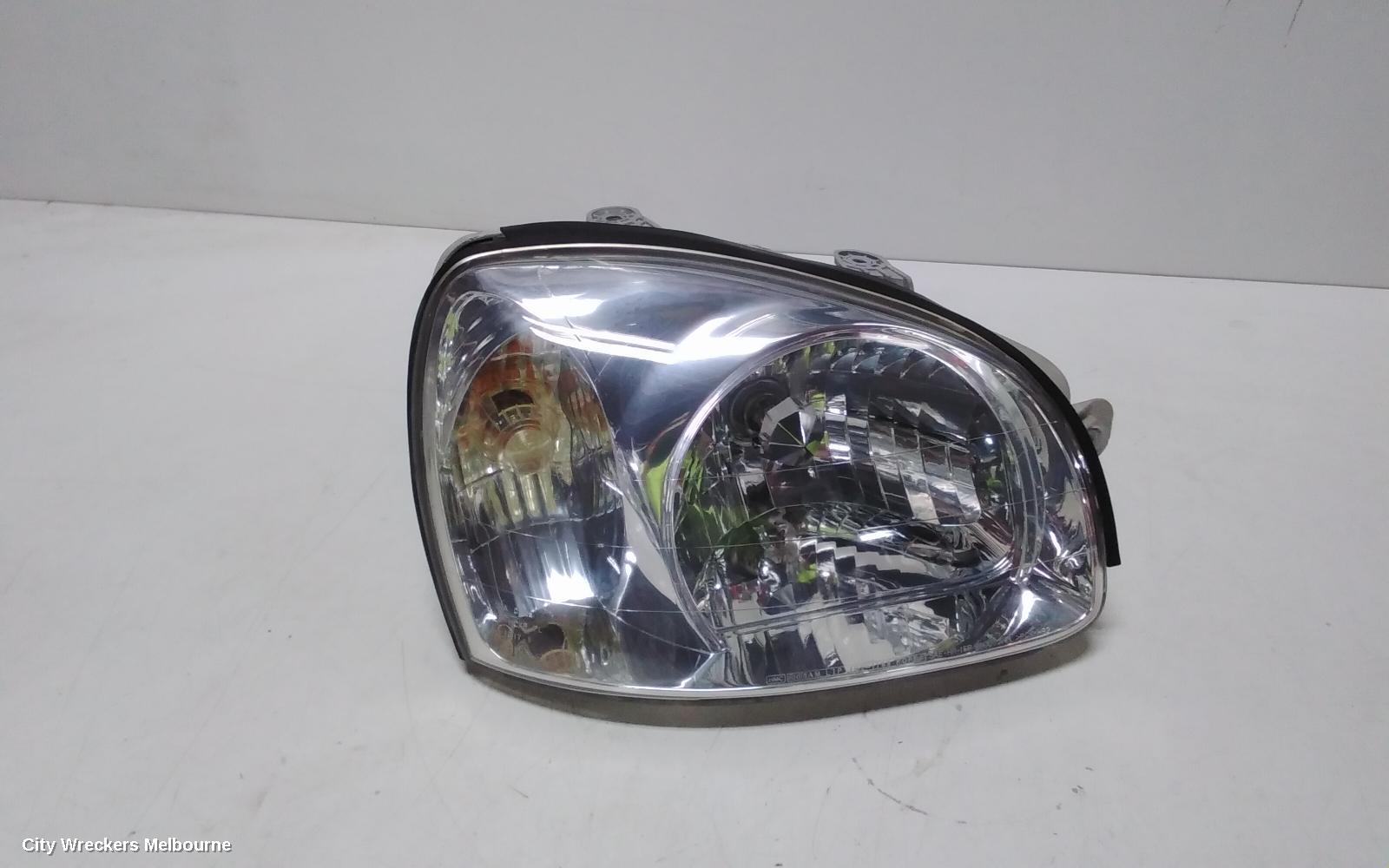 HYUNDAI SANTA FE RIGHT HEADLAMP, SM, 11/2000 - 09/2003 - Image 1