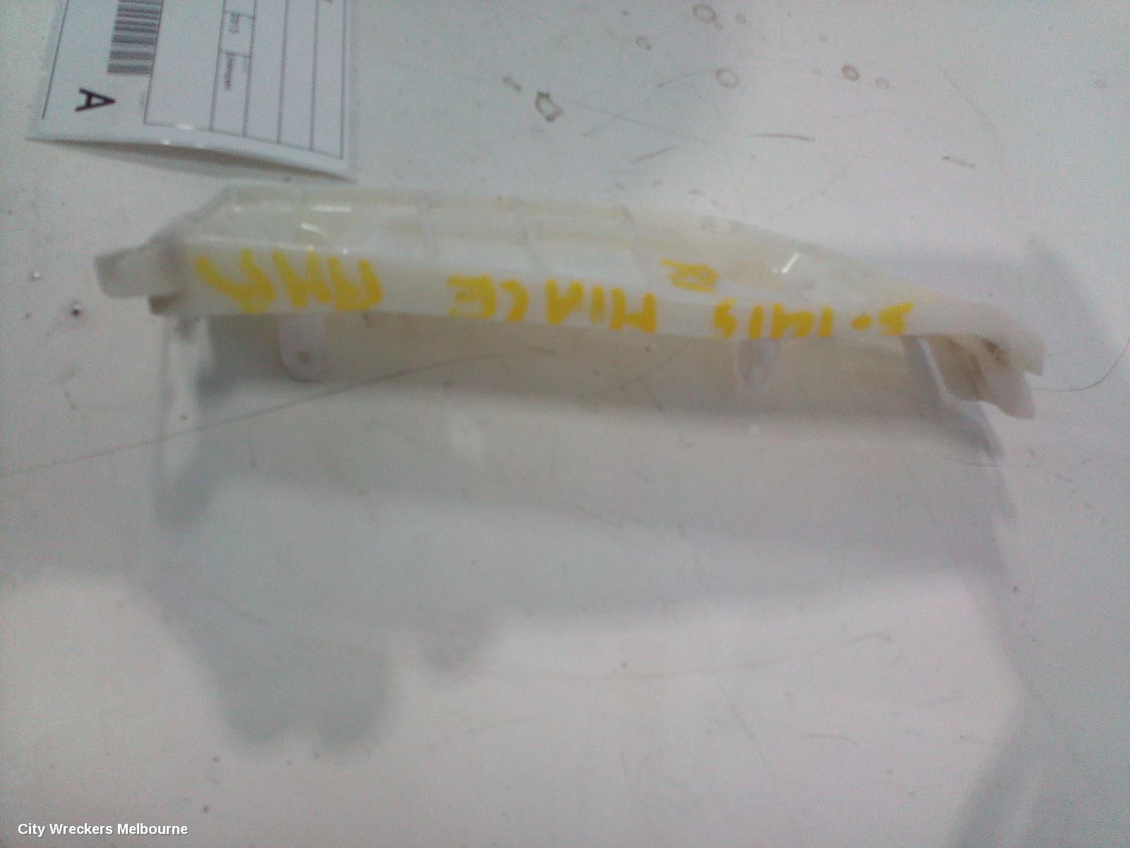 TOYOTA HIACE, TRH/KDH 03/2005 - 04/2019, RHR BAR BRAKET: 82917 - Image 2