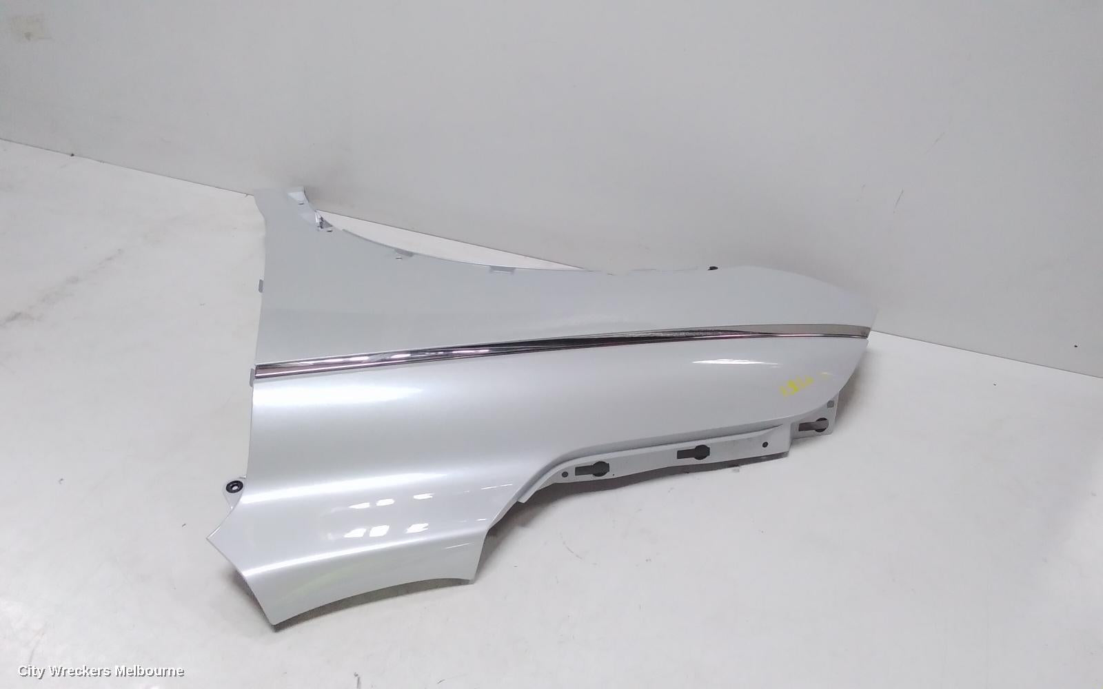 RENAULT KALEOS LEFT GUARD, XZG, PLASTIC TYPE, 05/2016 ONWARDS - Image 2
