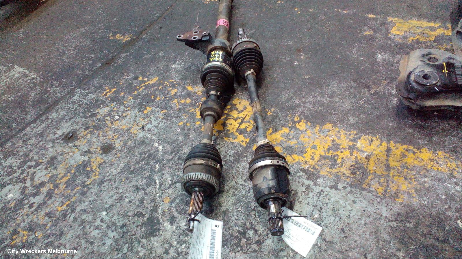 HYUNDAI IX35 LEFT DRIVESHAFT, FRONT, 2.0, PETROL, LM SERIES, 06/2013 - 01/2016 - Image 1