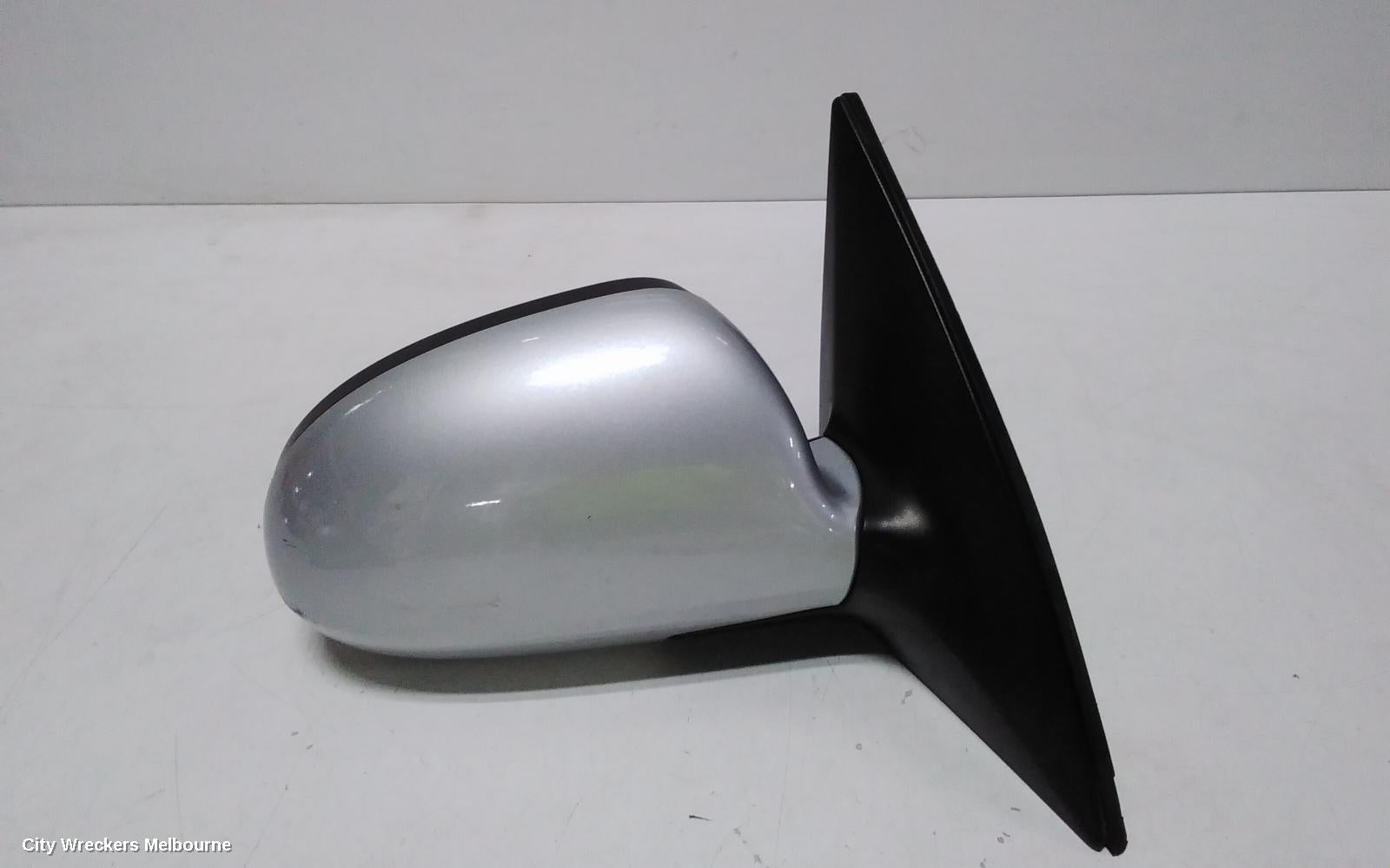 HYUNDAI I30 RIGHT DOOR MIRROR, FD, COLOUR CODED, MANUAL FOLD, NON FLASHER TYPE, 09/2007 - 04/2012 - Image 2