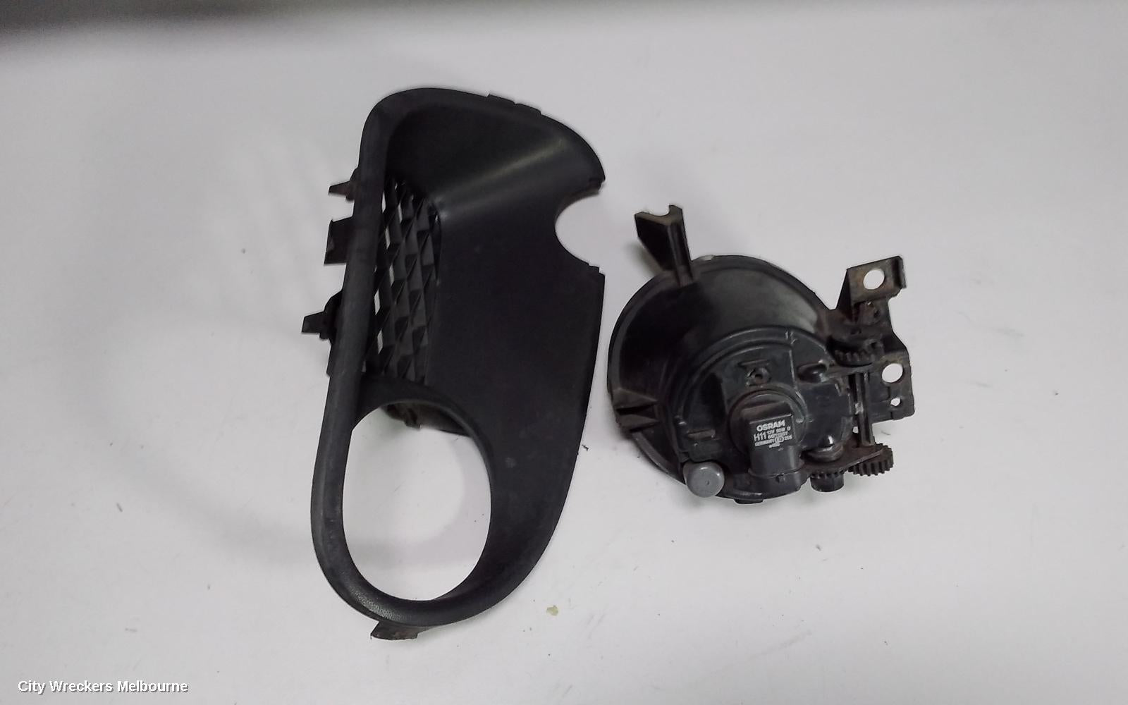 VOLKSWAGEN TOUAREG LEFT INDICATOR/FOG/SIDE, BUMPER FOGLAMP, 09/2003 - 12/2010 - Image 3