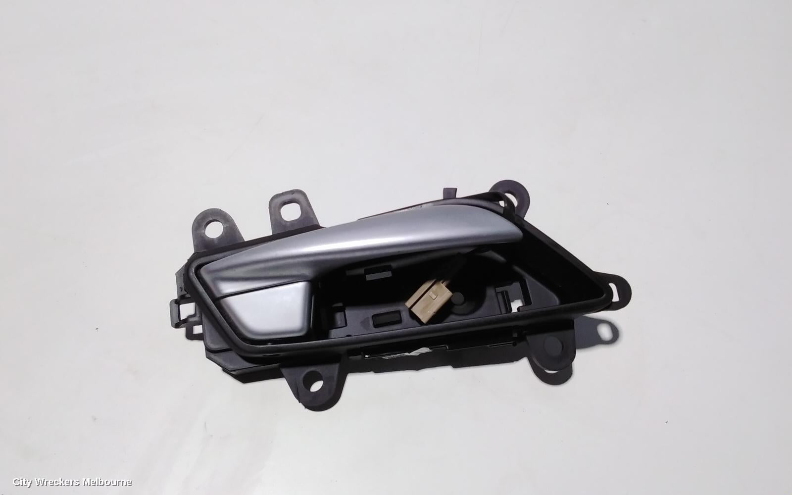 HYUNDAI GENESIS DOOR HANDLE, INNER, RH REAR, DH, 11/2014 - 01/2018 - Image 2