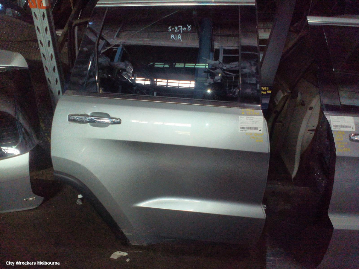 JEEP GRANDCHEROKEE RIGHT REAR DOOR, WK, NON MOULD TYPE, NON SRT/SRT8, 10/2010 - 02/2022 - Image 1