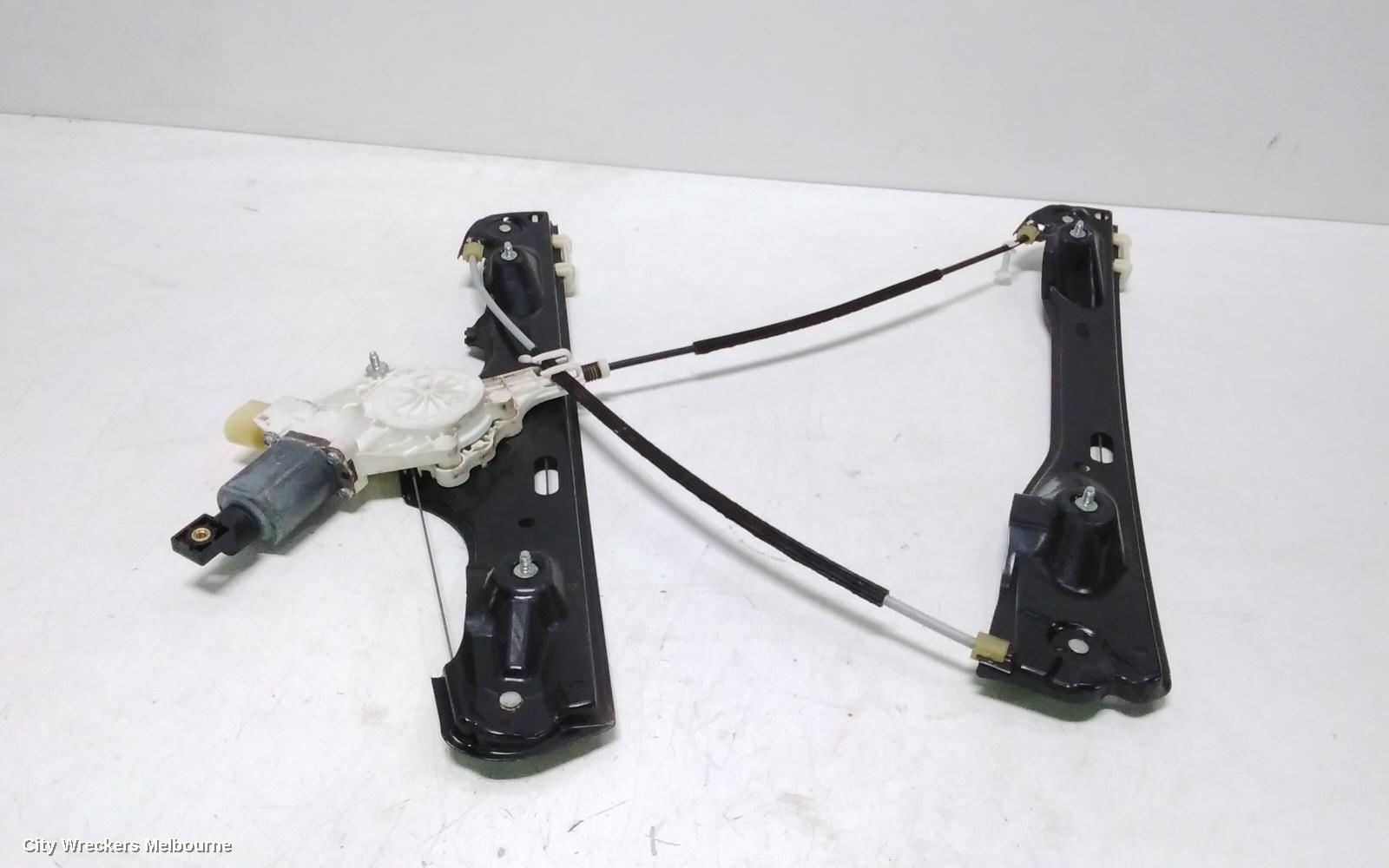 BMW X1 RIGHT FRONT WINDOW REG/MOTOR, E84, 04/2010 - 07/2015 - Image 1