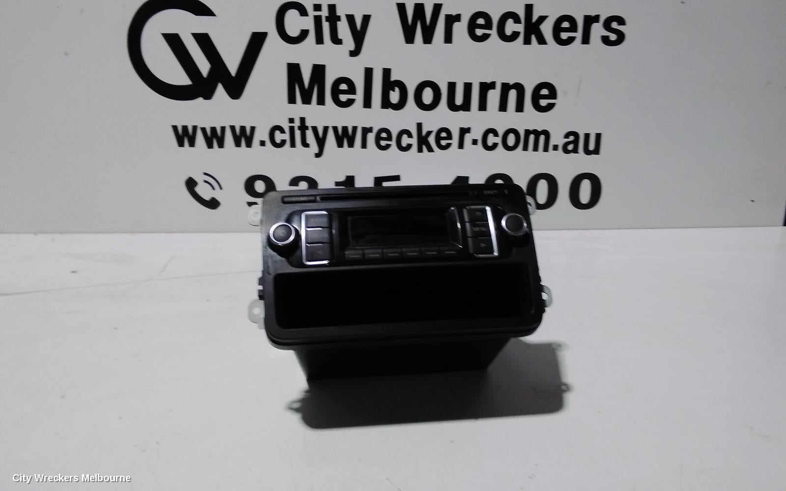 VOLKSWAGEN TRANSPORTER RADIO/CD/DVD/SAT/TV, HEAD UNIT (RCD210), SINGLE DIN TYPE, 03/2010 - 06/2015 - Image 2