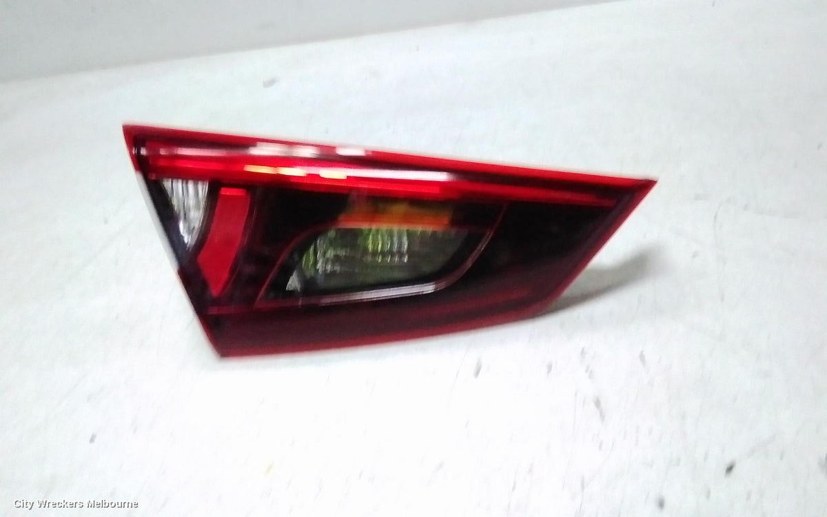 MAZDA 2 REAR GARNISH, DL, BOOTLID LAMP (LH SIDE), 08/2015 ONWARDS - Image 3