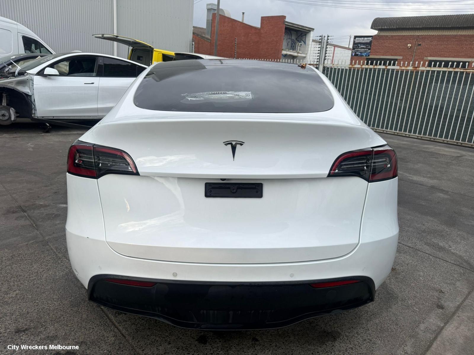 TESLA MODEL Y DOOR/BOOT/GATE LOCK, 1ST GEN, RIGHT FRONT DOOR LOCK, 03/2022 ONWARDS - Image 1