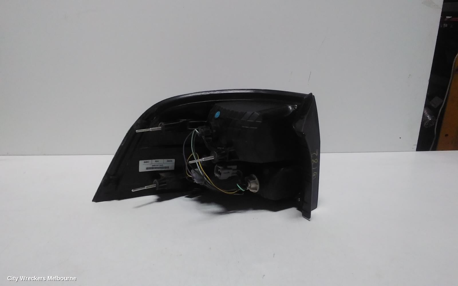 HOLDEN COMMODORE RIGHT TAILLIGHT, VE, SEDAN, OMEGA/LUMINA/SV6/SS/INTERNATIONAL/60TH ANNIV/V SERIES, 08/2006 - 04/2013 - Image 3