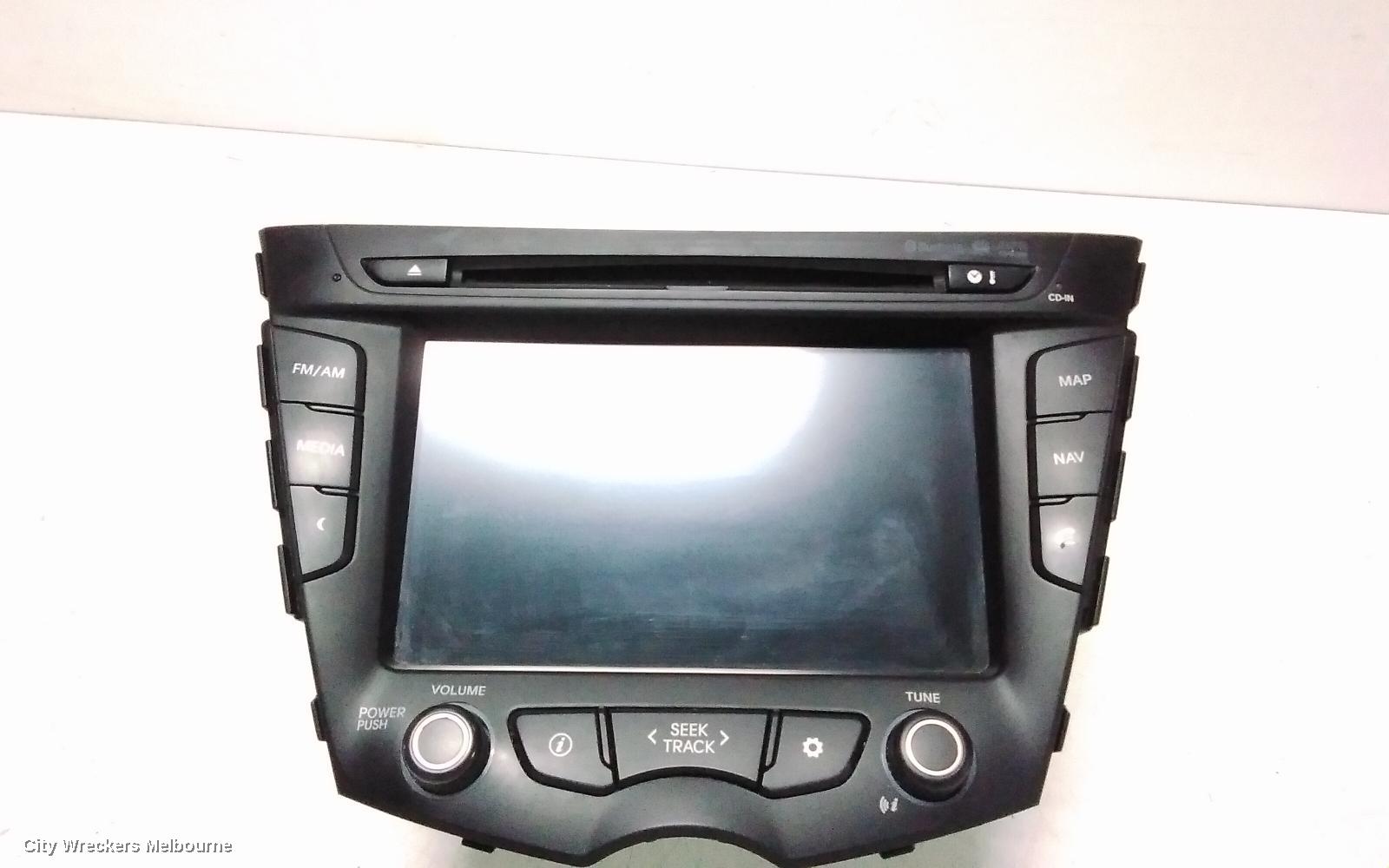 HYUNDAI VELOSTER RADIO/CD/DVD/SAT/TV, TOUCHSCREEN, GPS/NAVIGATION/BLUETOOTH/MP3/AUX W/ CD PLAYER, FS, 12/2011 - 02/2018 - Image 2