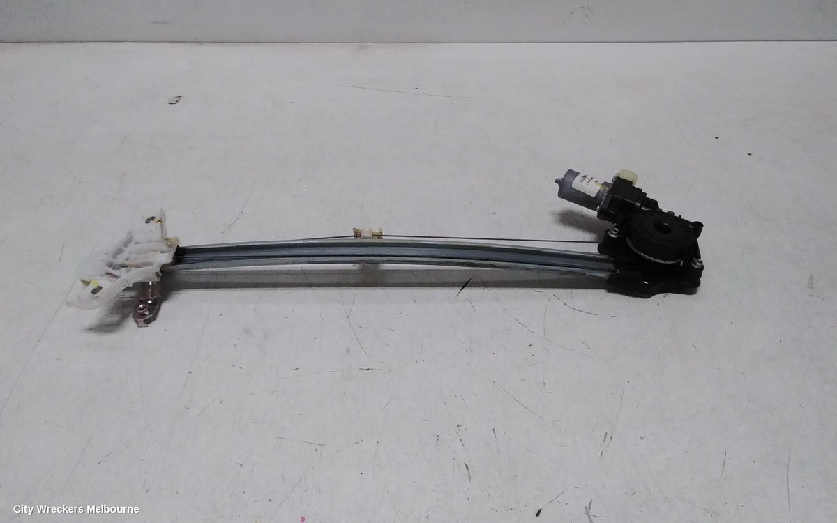 SUZUKI BALENO RIGHT FRONT WINDOW REG/MOTOR, EW, DOOR REG ASSY (REG AND MOTOR), 6 PIN TYPE, 04/2016 - 12/2022 - Image 2