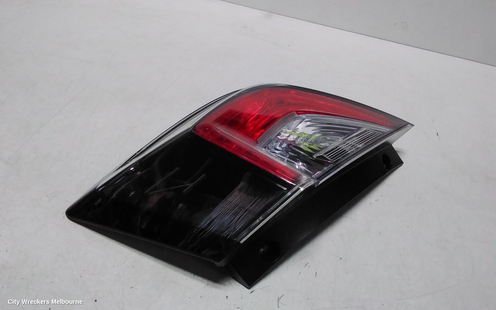 HONDA CIVIC RIGHT TAILLIGHT, IN BODY, HATCH, 10TH GEN, LED TYPE, 02/2017 - 08/2021 - Image 3
