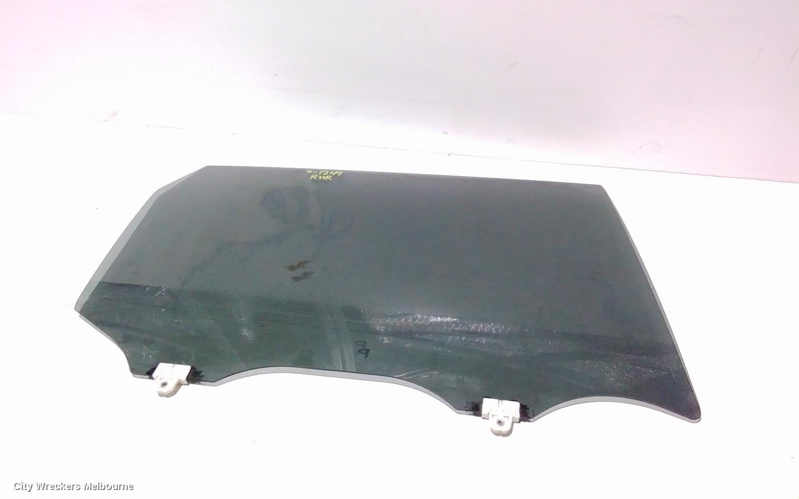 NISSAN XTRAIL RIGHT FRONT DOOR WINDOW - Image 2