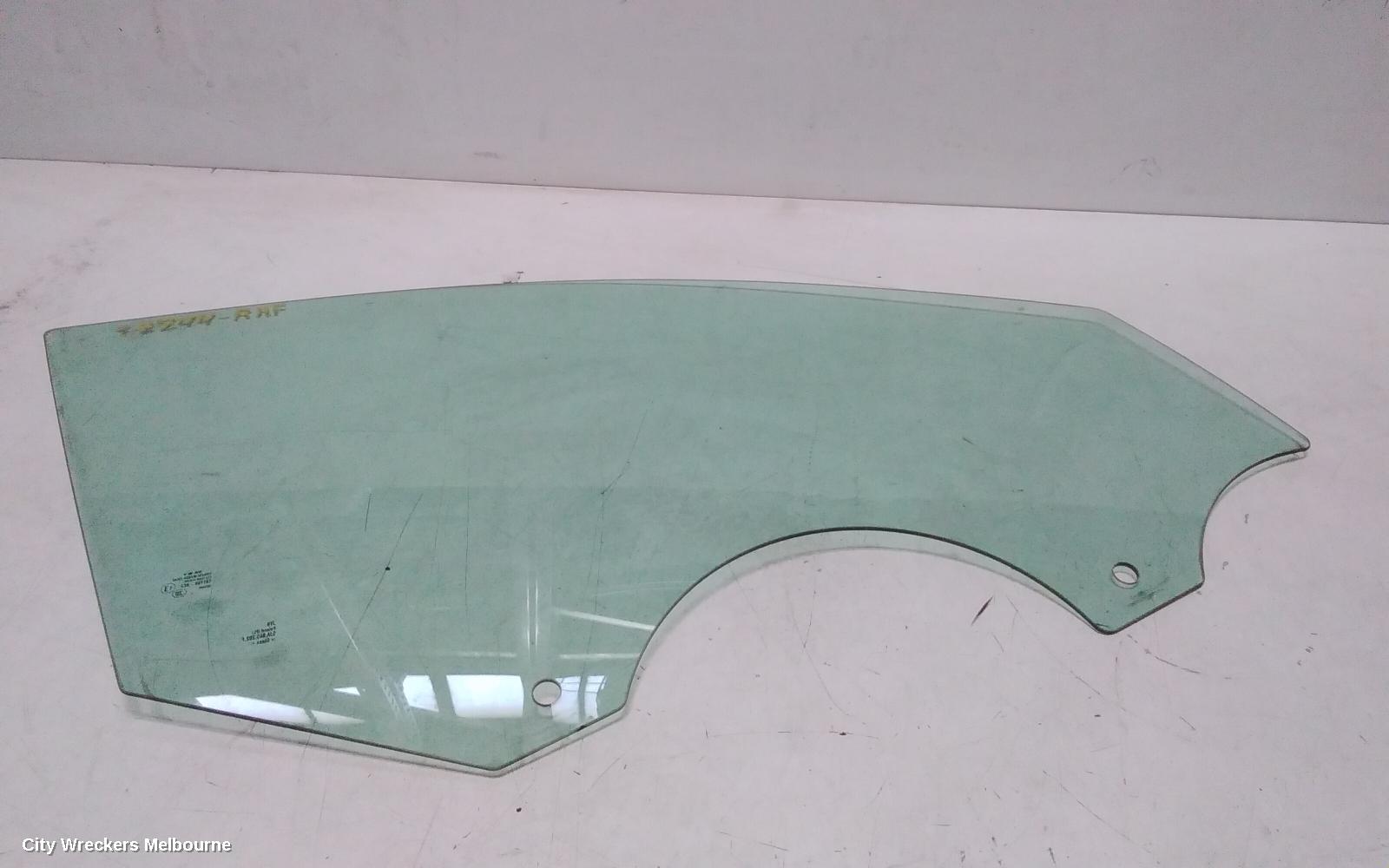 SKODA RAPID RIGHT FRONT DOOR WINDOW, NH, 05/2014 - 12/2020 - Image 2