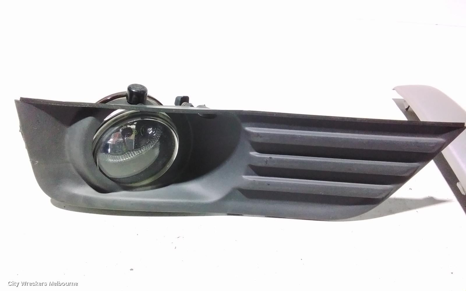 FORD FOCUS RIGHT INDICATOR/FOG/SIDE, BUMPER FOGLAMP, LS, LX/GHIA/ZETEC, 06/2005 - 05/2007 - Image 2