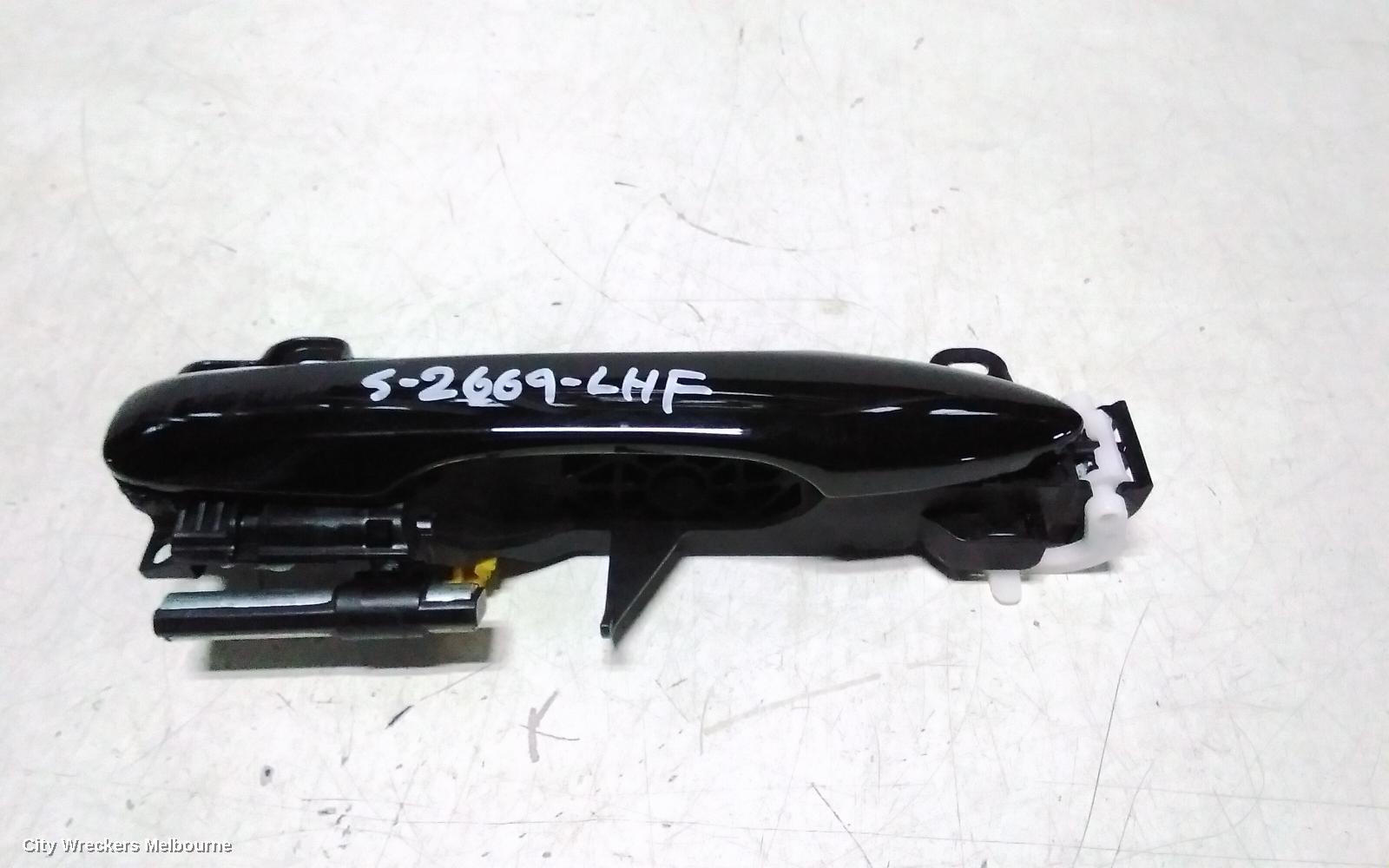 TOYOTA YARIS DOOR HANDLE, LH FRONT, OUTER, NON KEYLESS ENTRY TYPE, XP210 SERIES, 04/2020 ONWARDS - Image 1