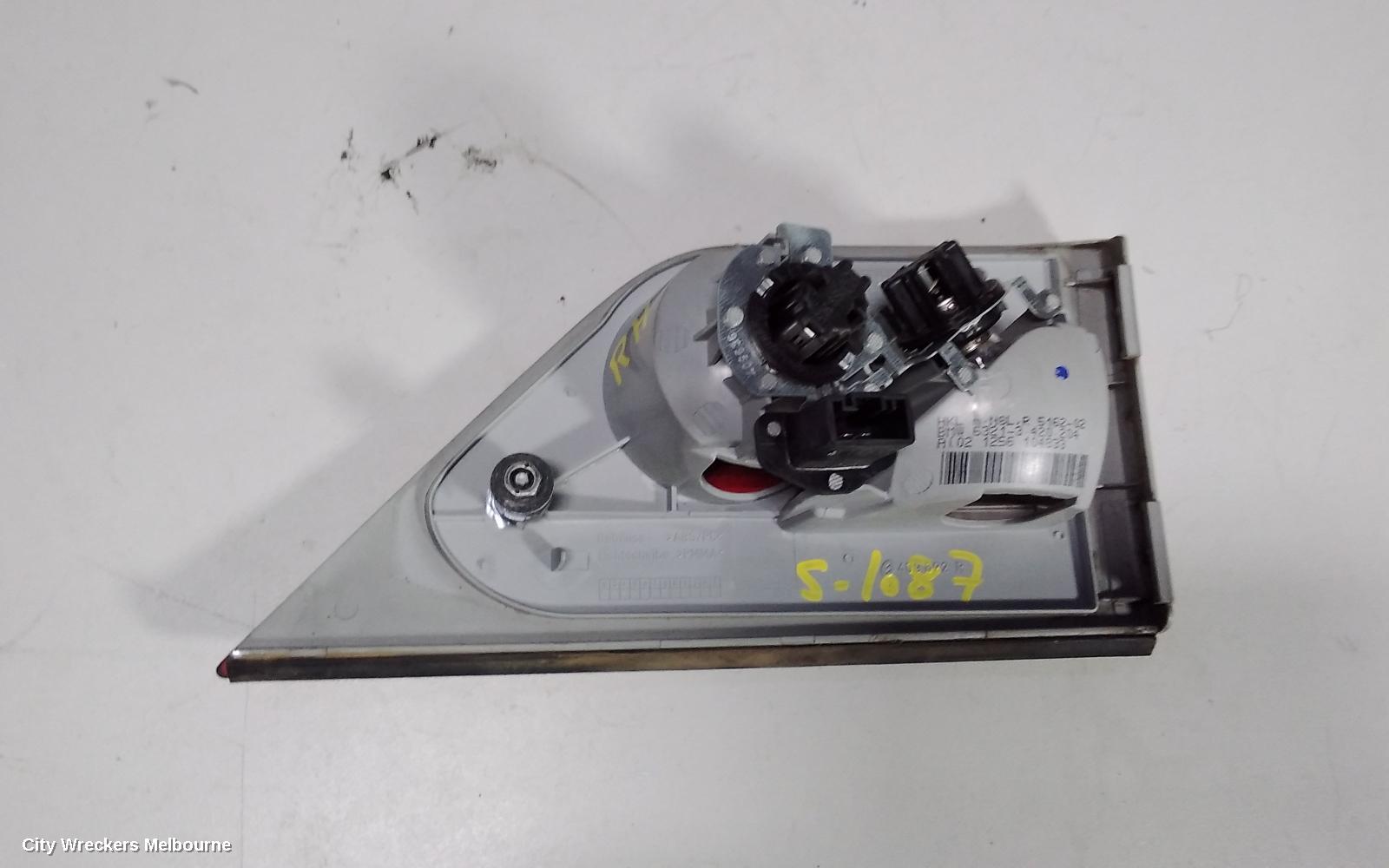 BMW X3 REAR GARNISH, TAILGATE LAMP (RH SIDE), E83, 06/2004 - 08/2006 - Image 2
