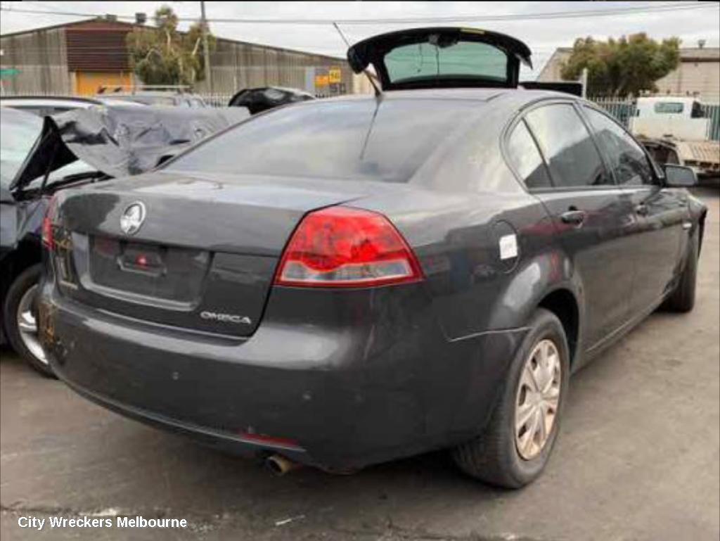HOLDEN COMMODORE RIGHT DOOR MIRROR, VE, NON HEATED & NON PUDDLE LAMP TYPE, 08/2006 - 04/2013 - Image 2