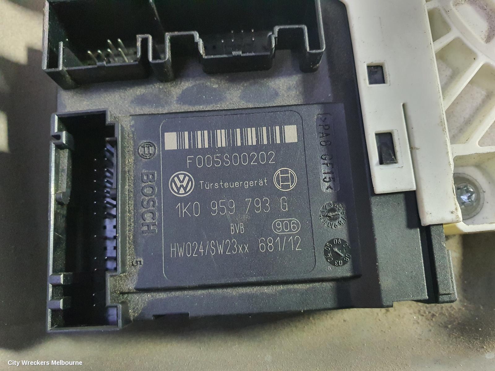VOLKSWAGEN GOLF RF WINDOW REGULATOR - Image 1