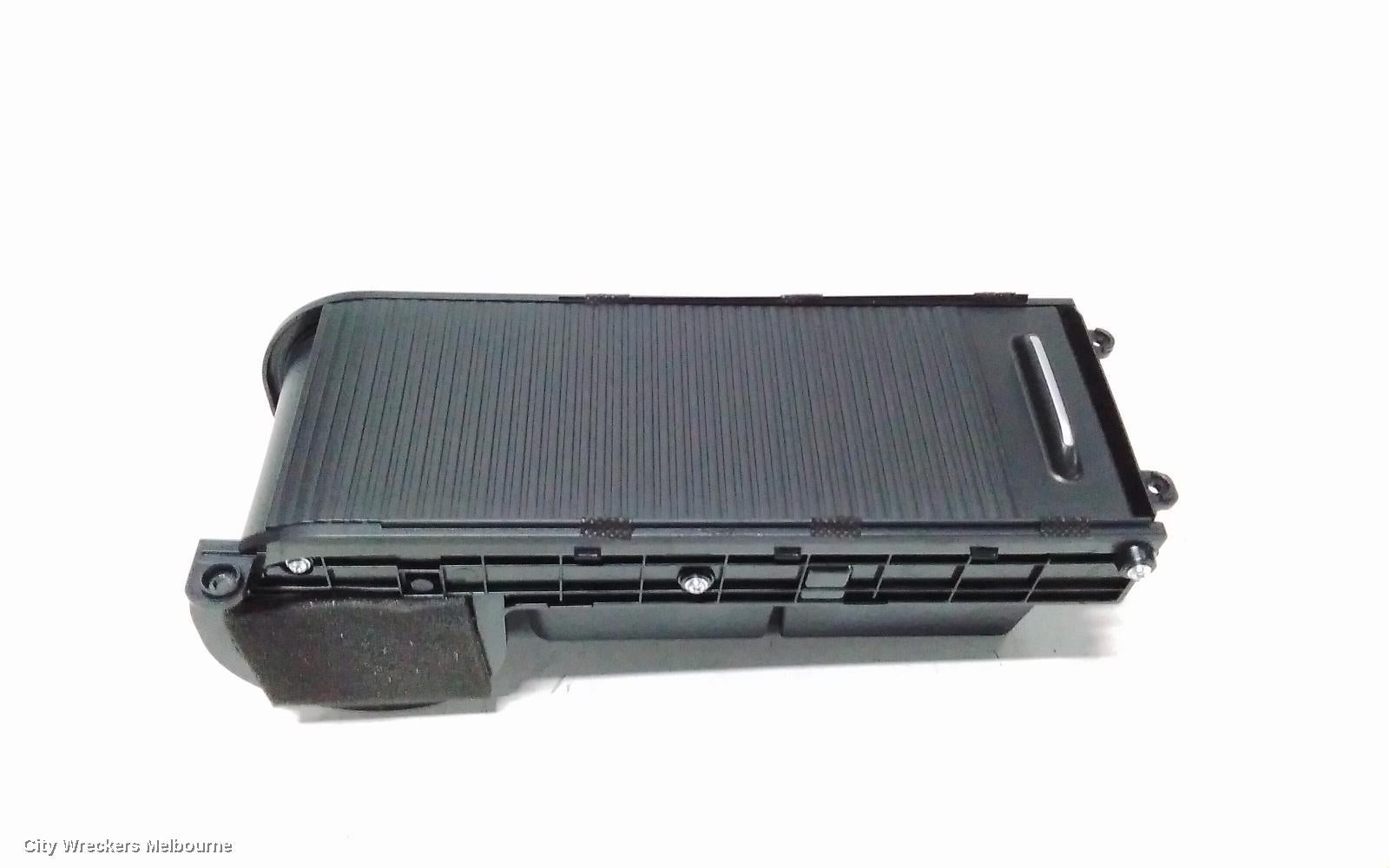 HYUNDAI I30, PD, HATCH, 03/2017 ONWARDS, CUP HOLDER: 118460 - Image 3