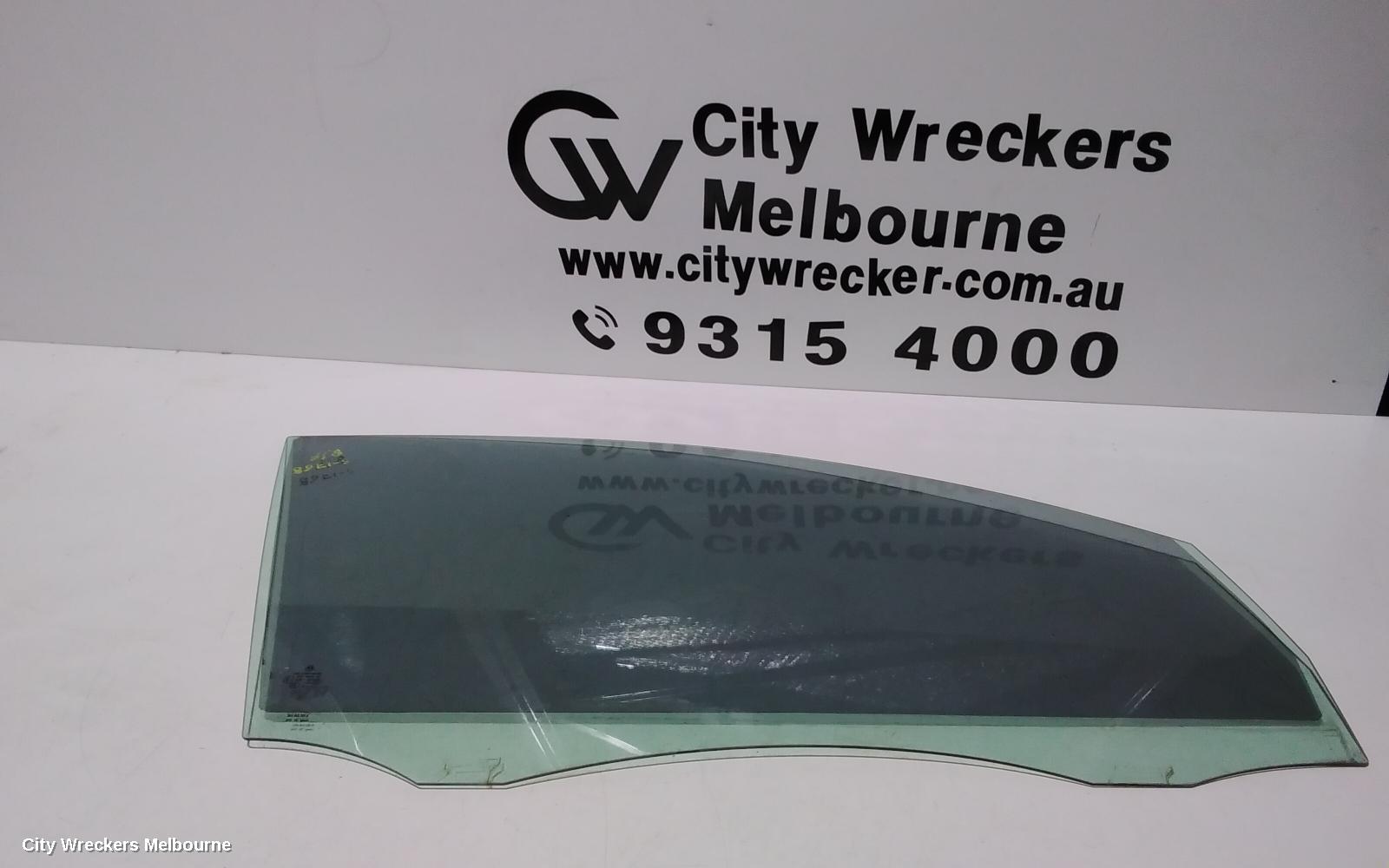 VOLKSWAGEN GOLF RIGHT FRONT DOOR WINDOW, GEN 6, 5DR HATCH, 12/2008 - 03/2013 - Image 1